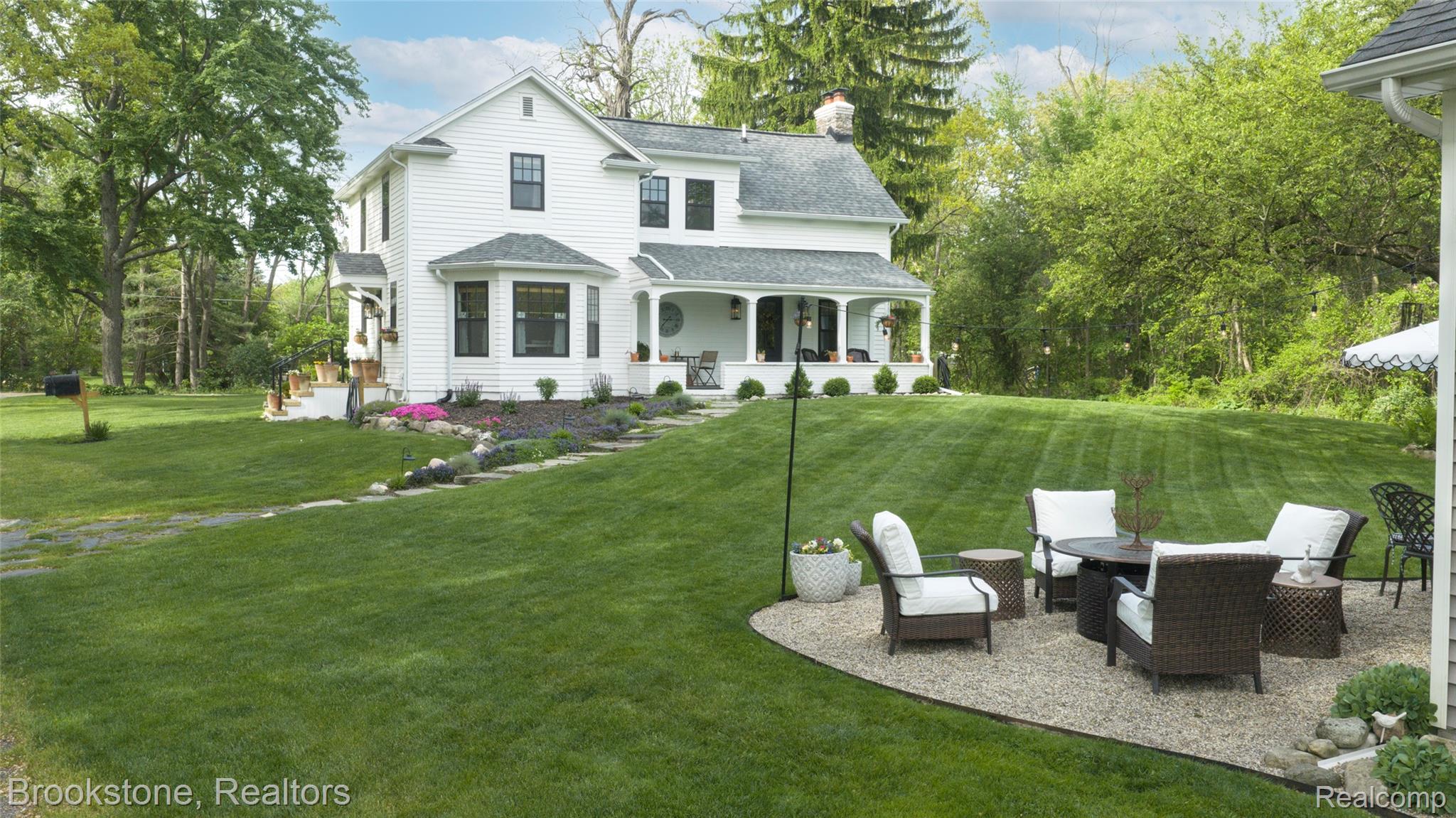 8322 BUCKELL LAKE