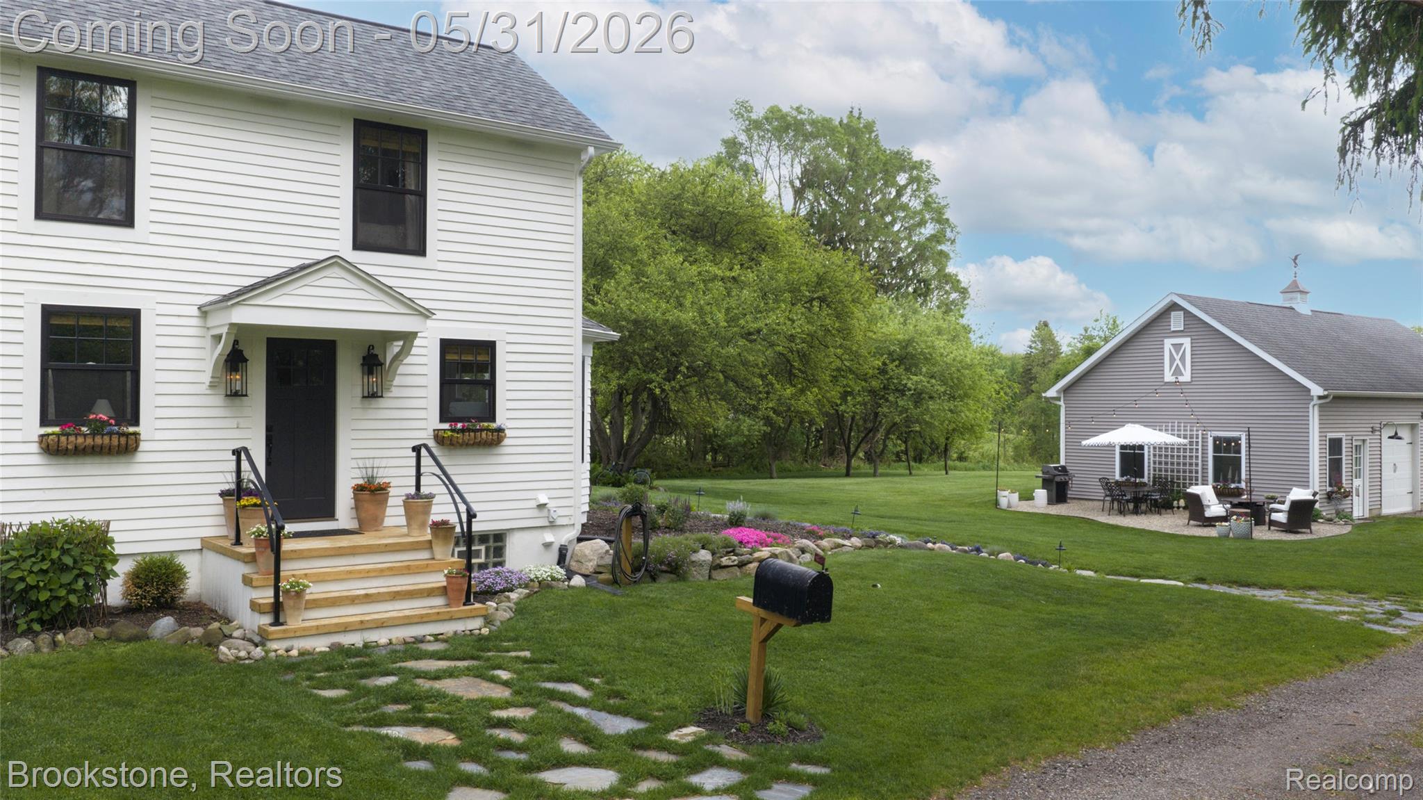 8322 BUCKELL LAKE