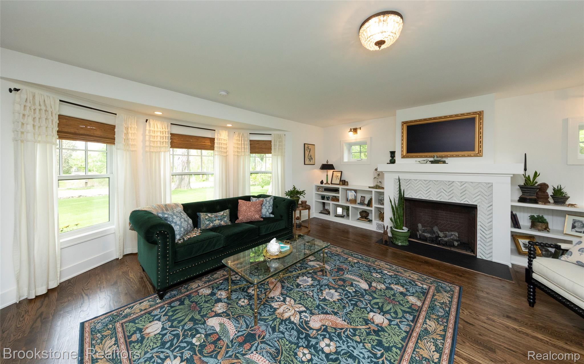 8322 BUCKELL LAKE