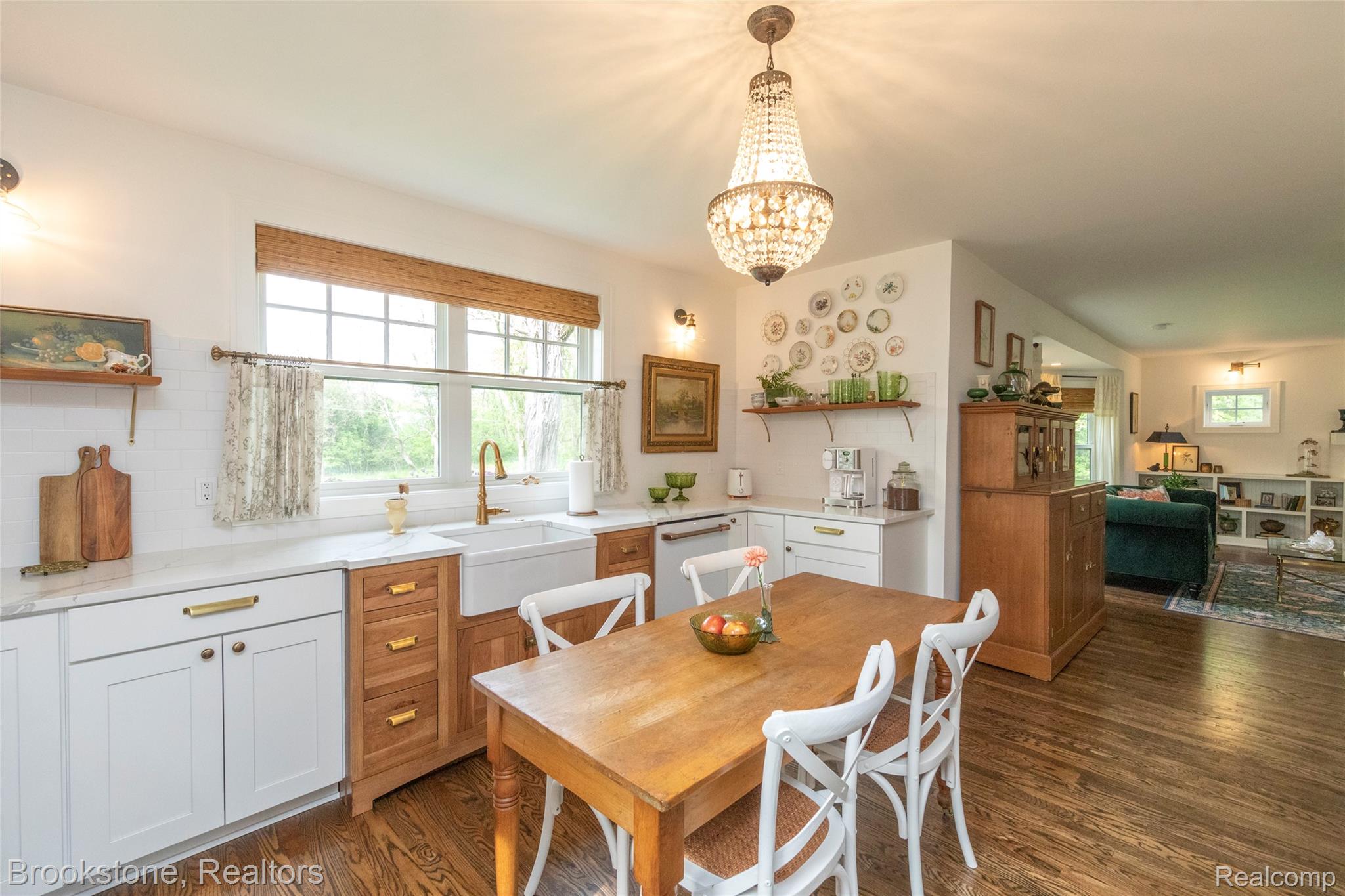 8322 BUCKELL LAKE