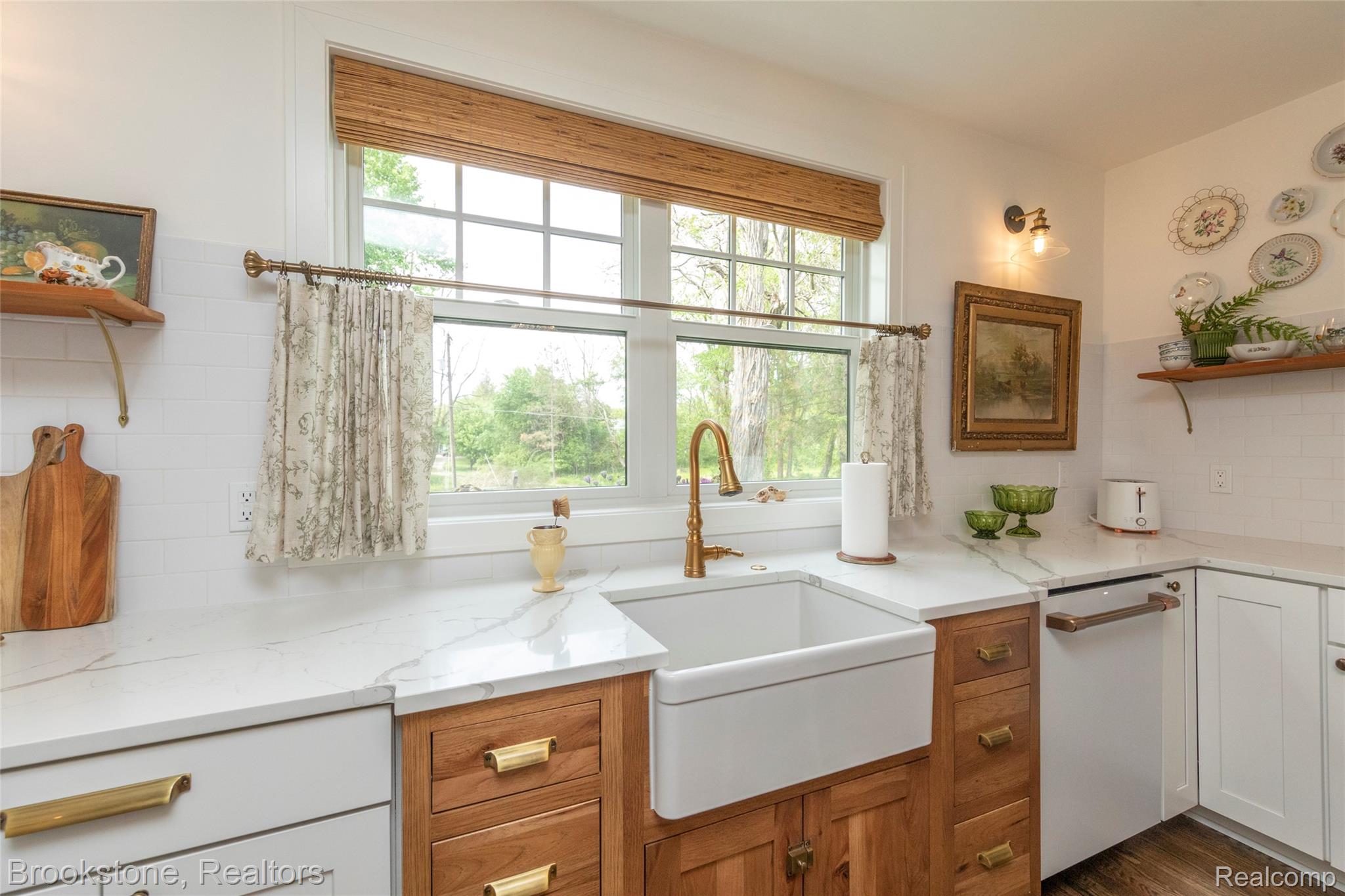8322 BUCKELL LAKE