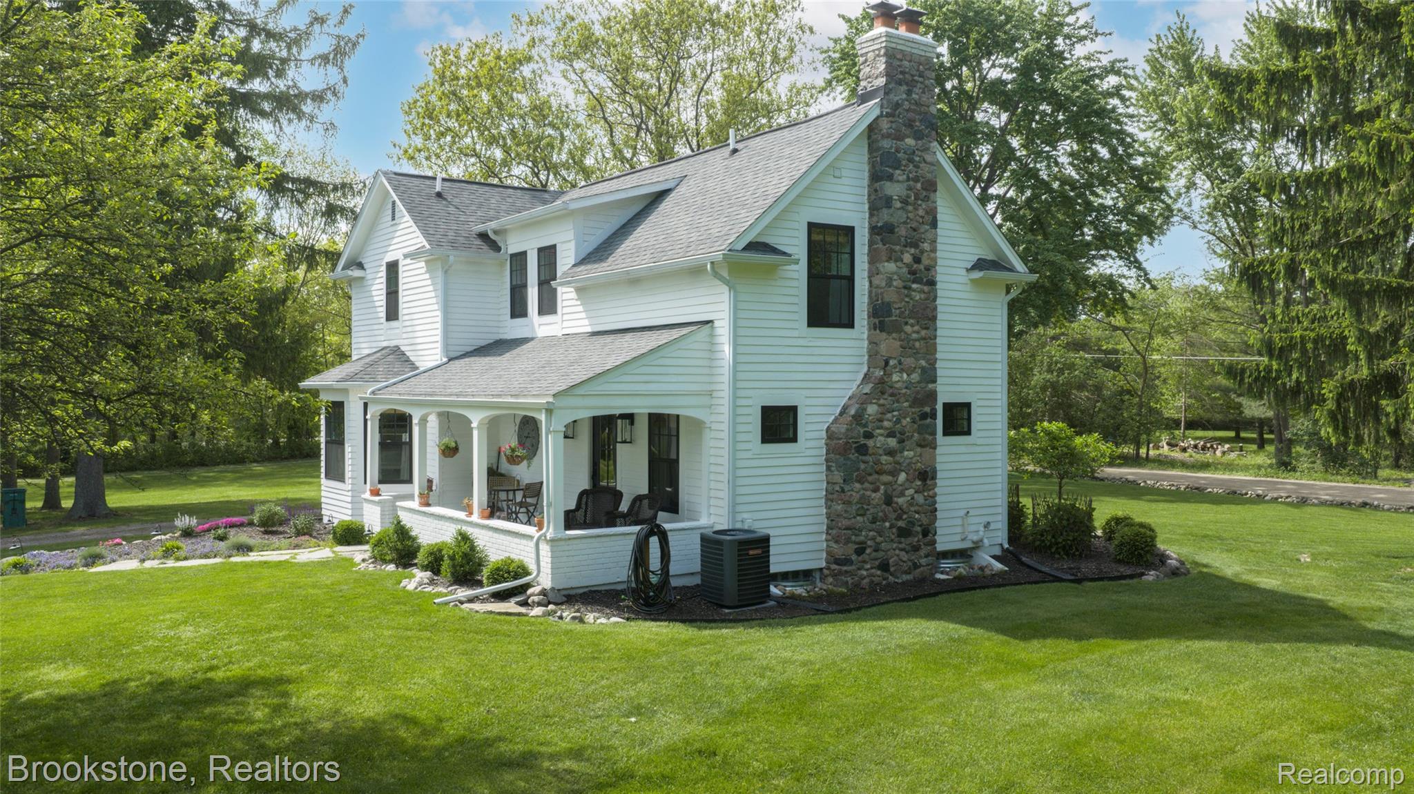 8322 BUCKELL LAKE