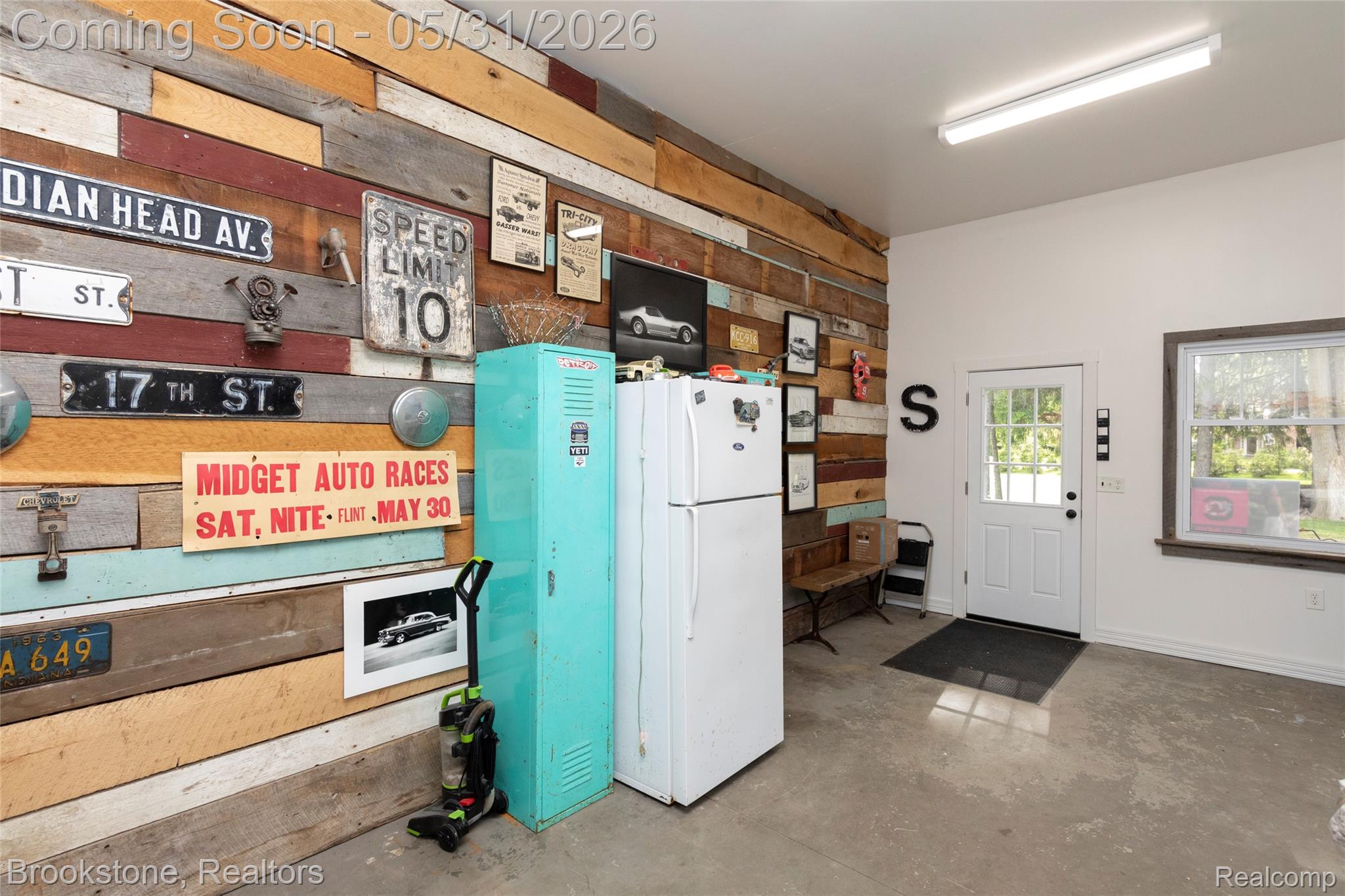 8322 BUCKELL LAKE