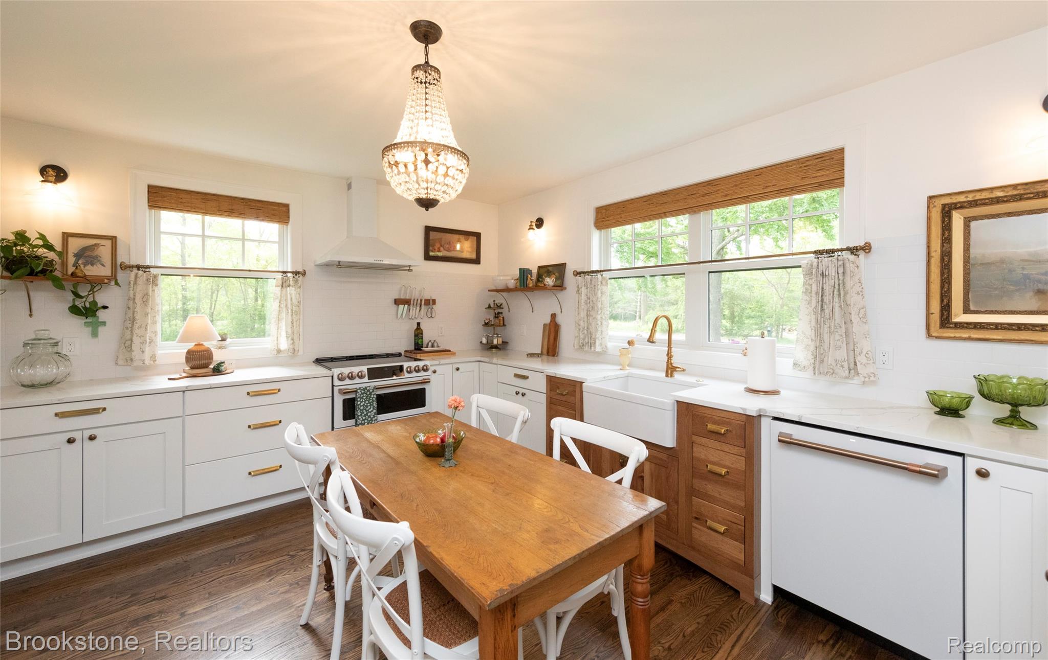 8322 BUCKELL LAKE