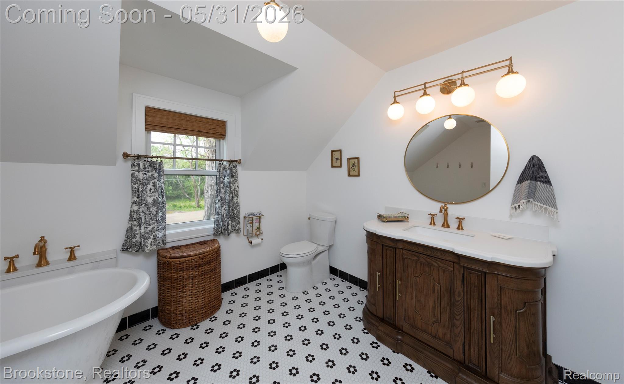 8322 BUCKELL LAKE