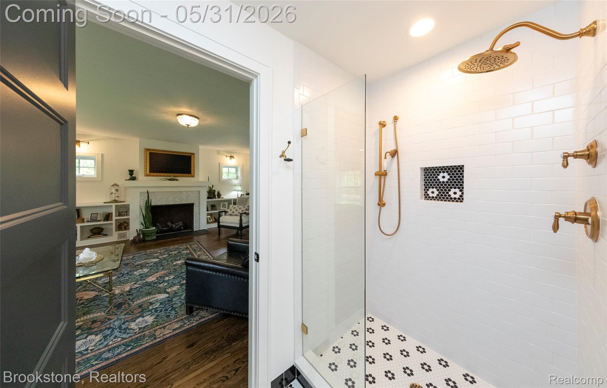 8322 BUCKELL LAKE
