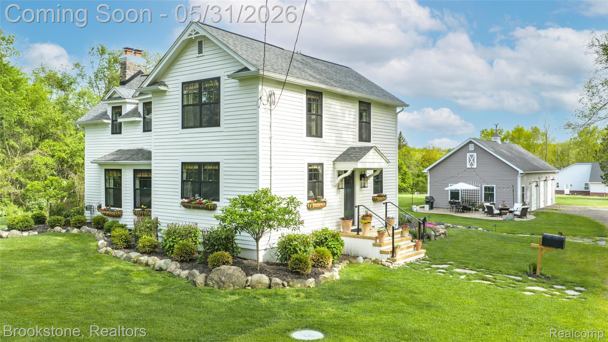 8322 BUCKELL LAKE