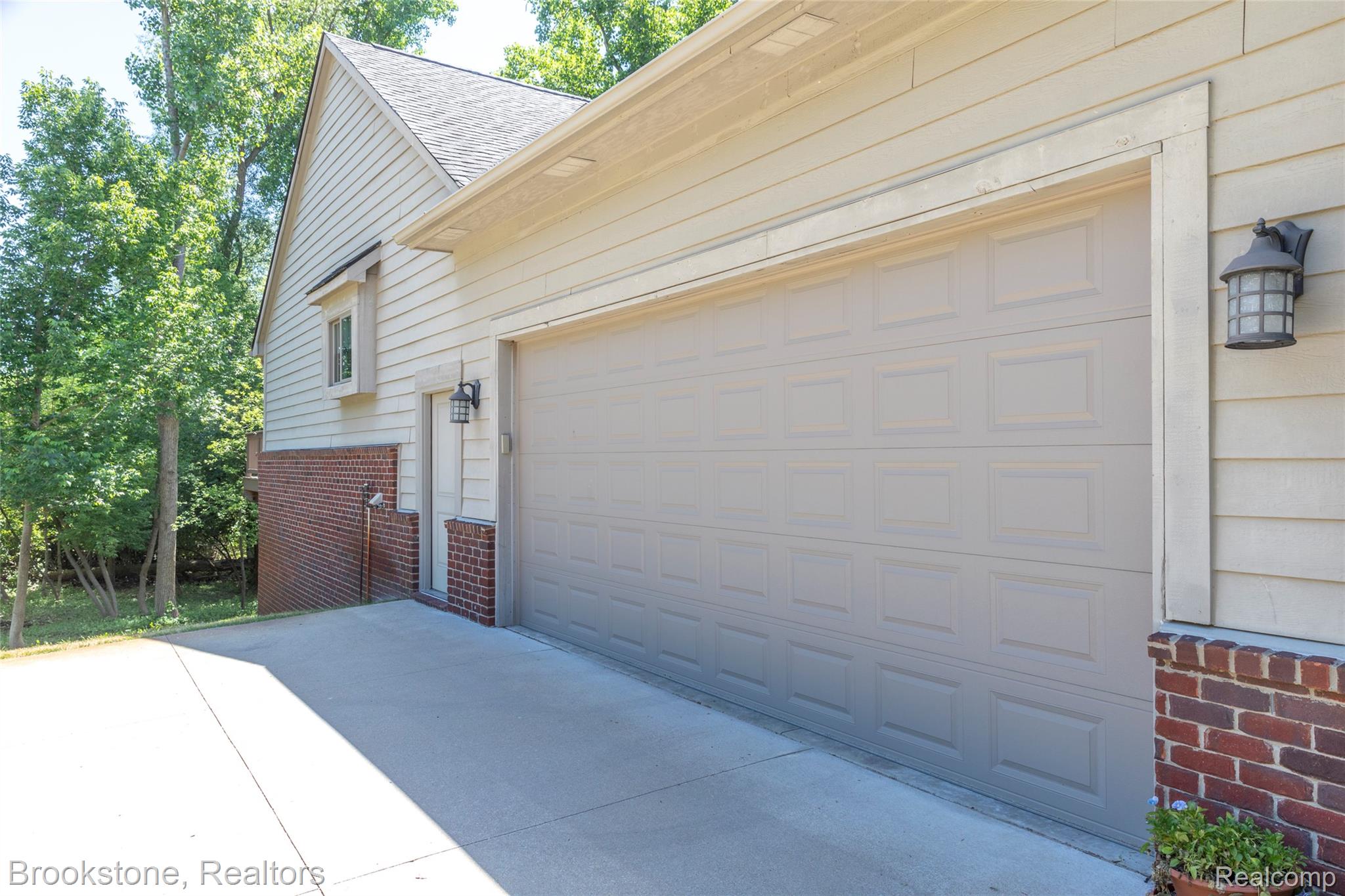 10295 Northridge Court