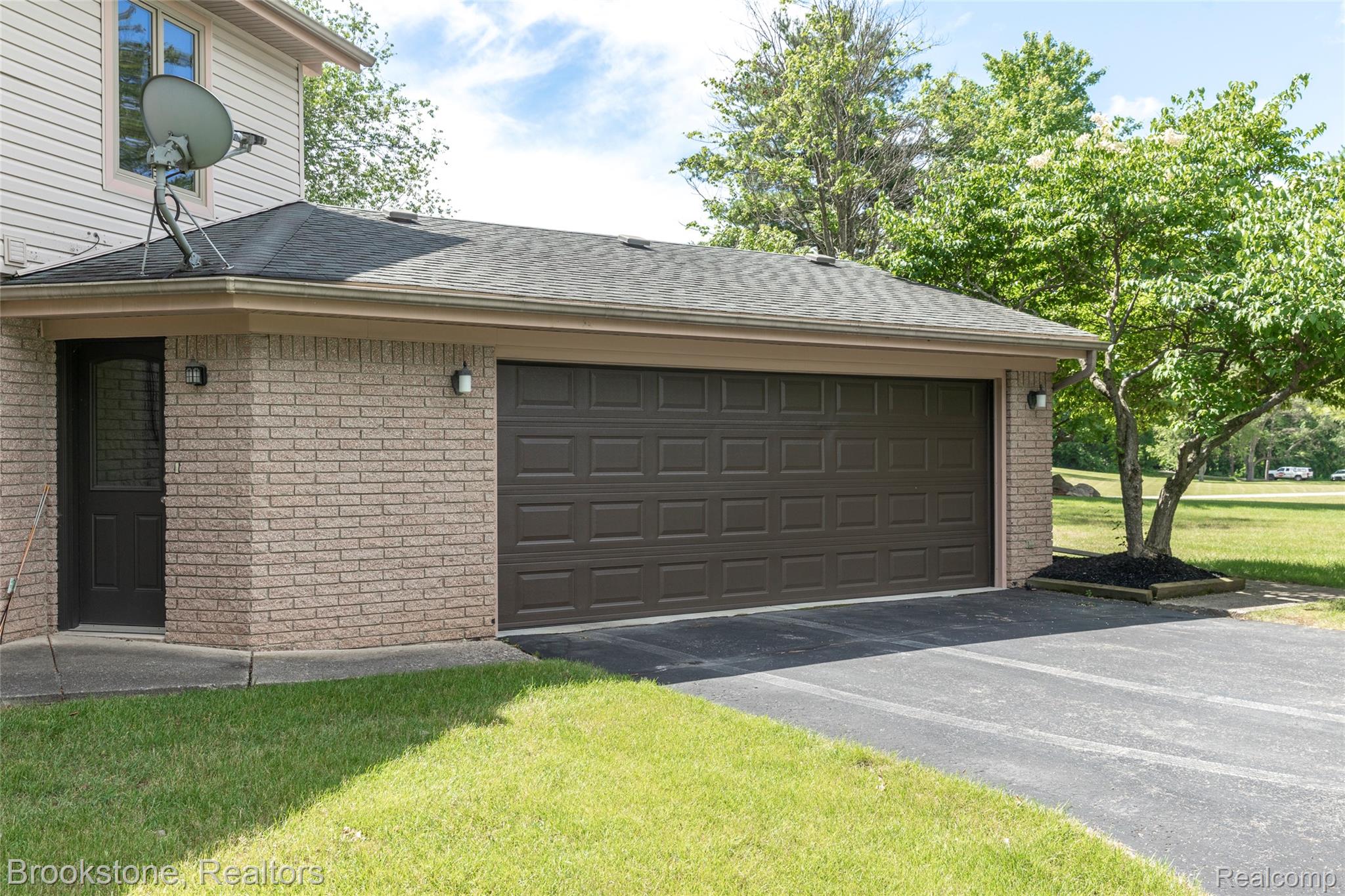 12168 CARRIAGE TRAIL Circle