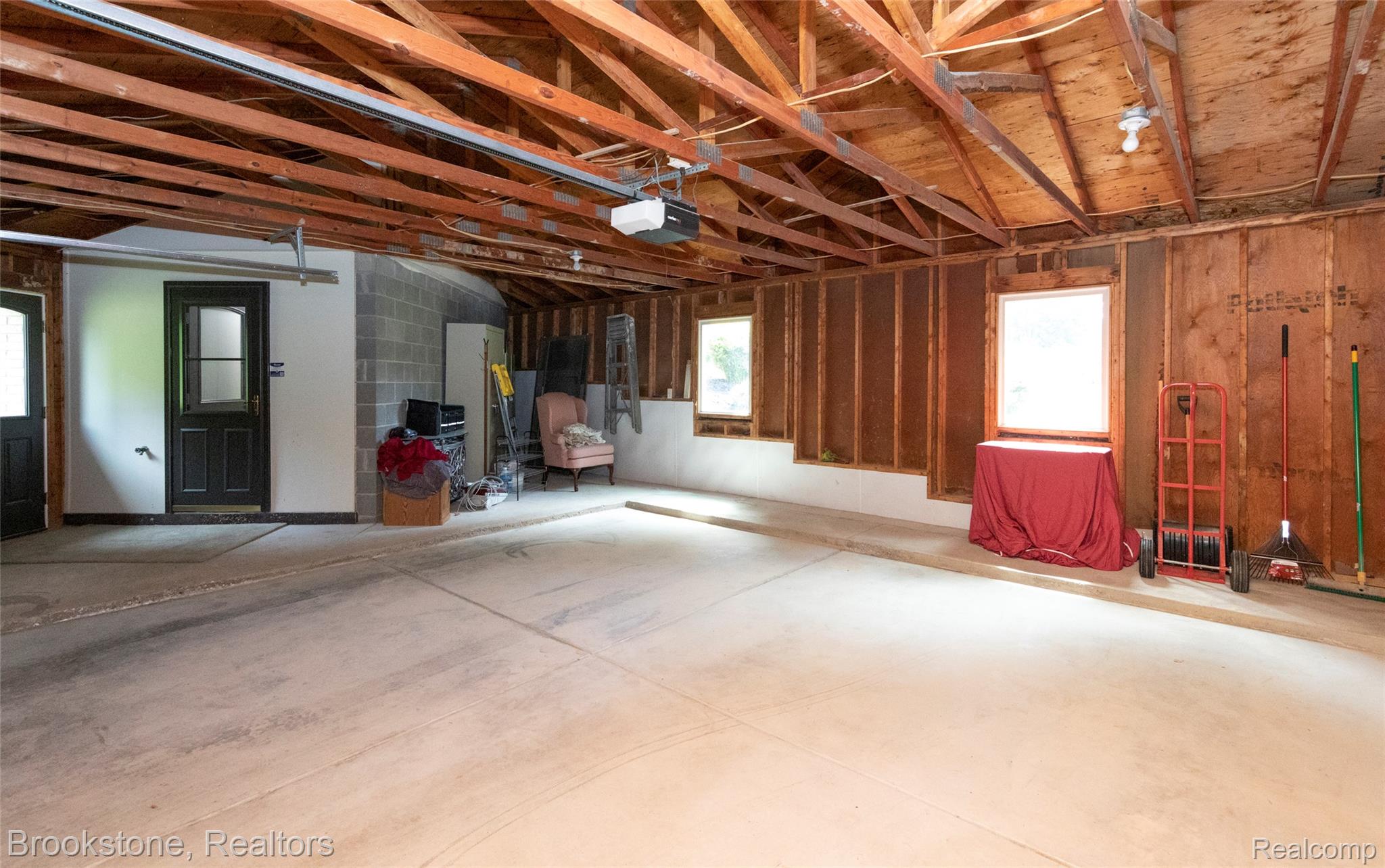 12168 CARRIAGE TRAIL Circle