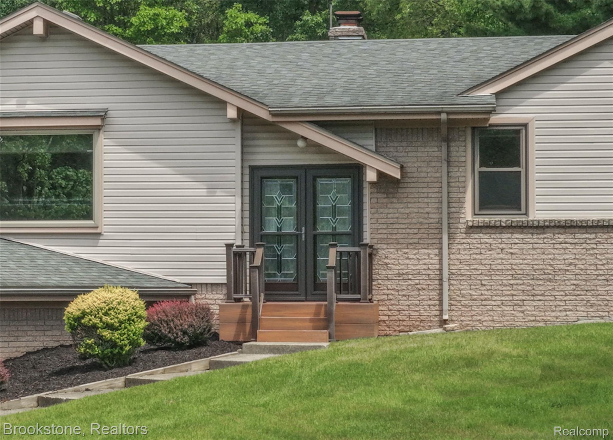 12168 CARRIAGE TRAIL Circle