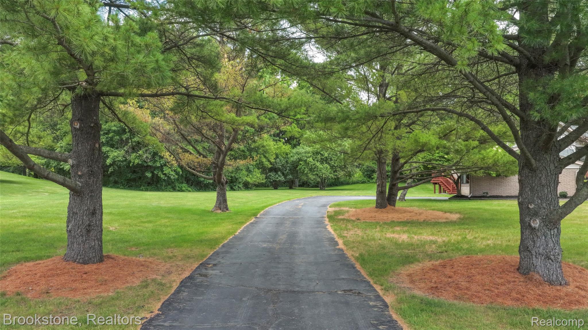 12168 CARRIAGE TRAIL Circle