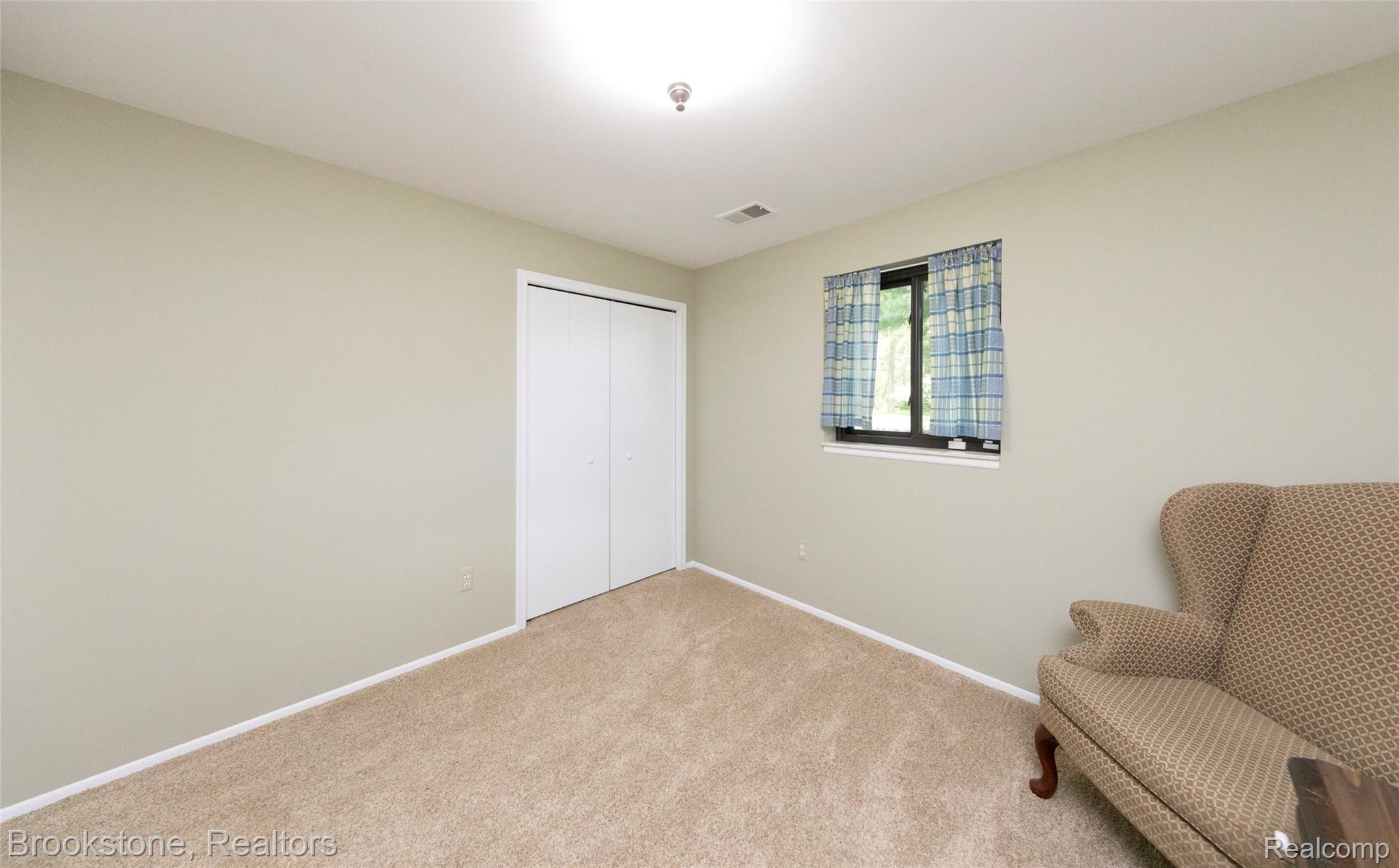 12168 CARRIAGE TRAIL Circle