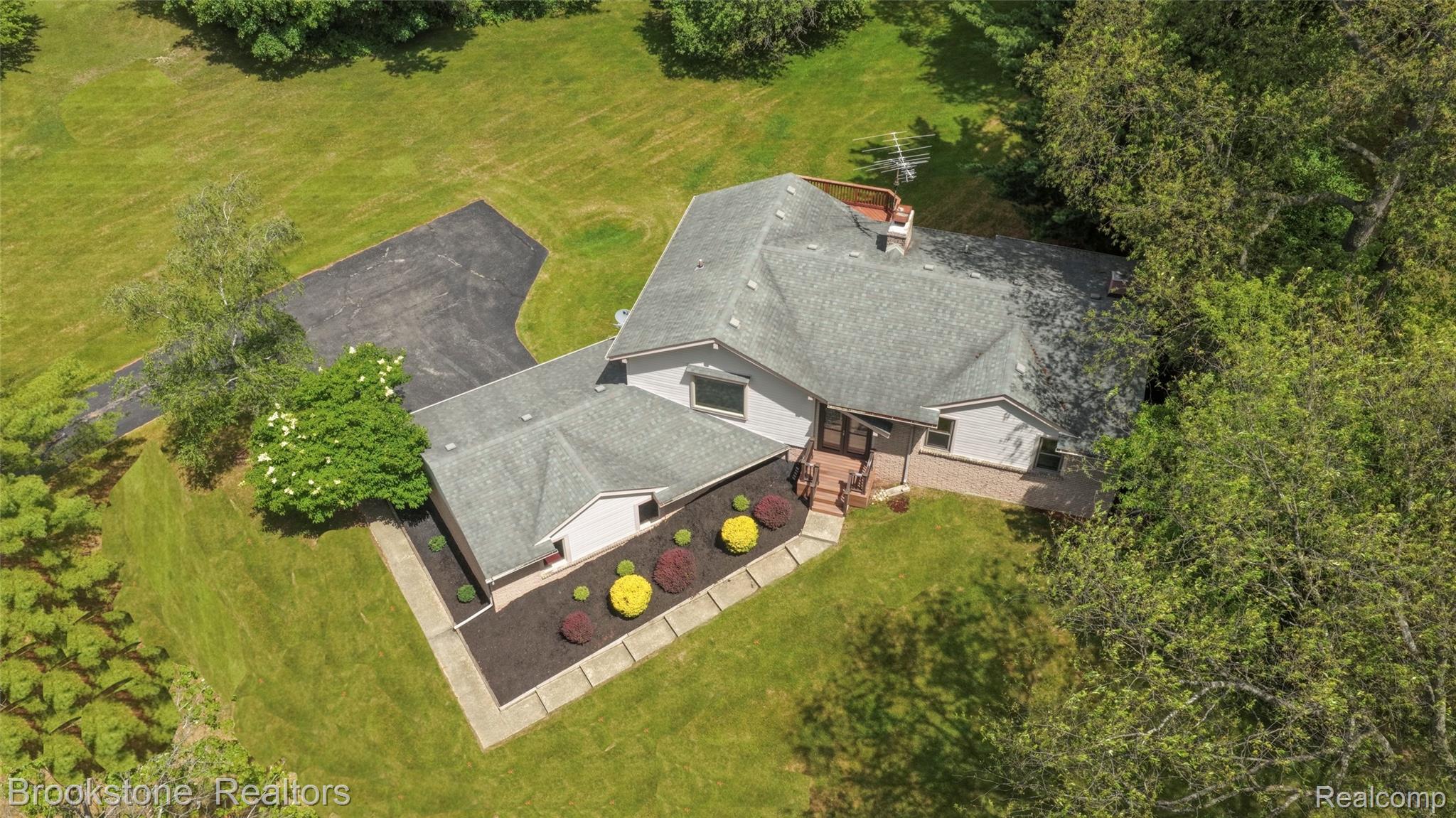 12168 CARRIAGE TRAIL Circle