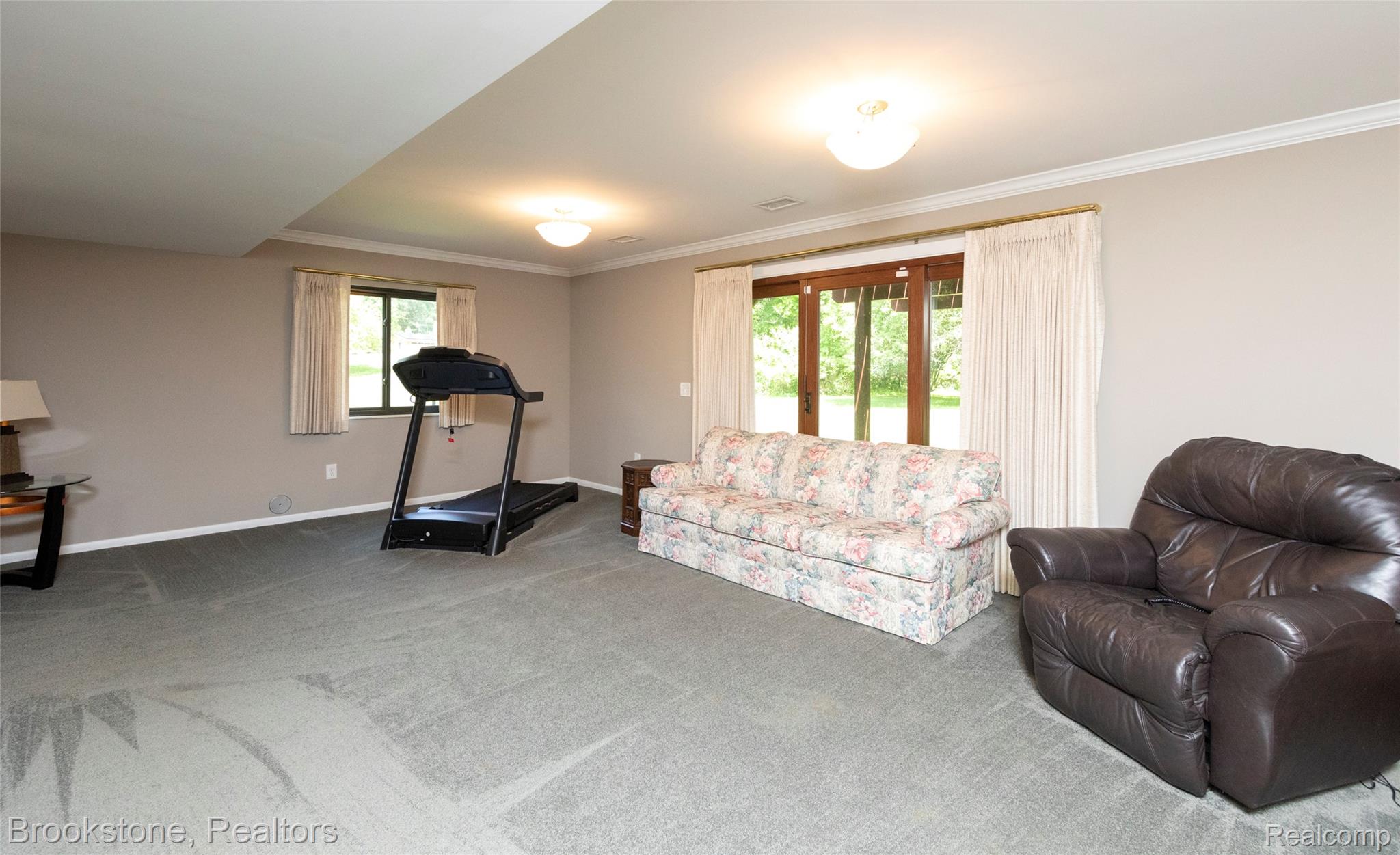 12168 CARRIAGE TRAIL Circle
