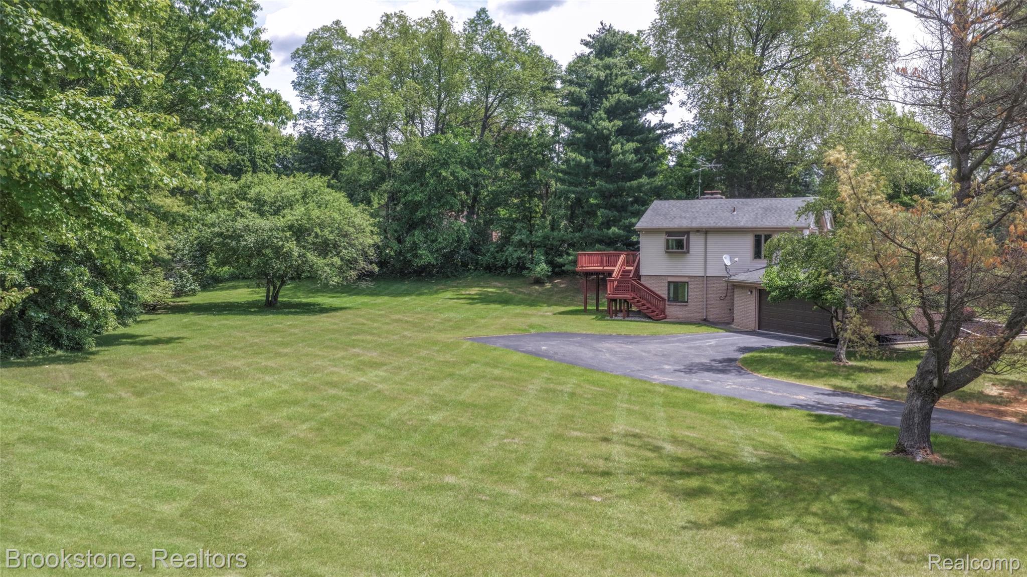 12168 CARRIAGE TRAIL Circle
