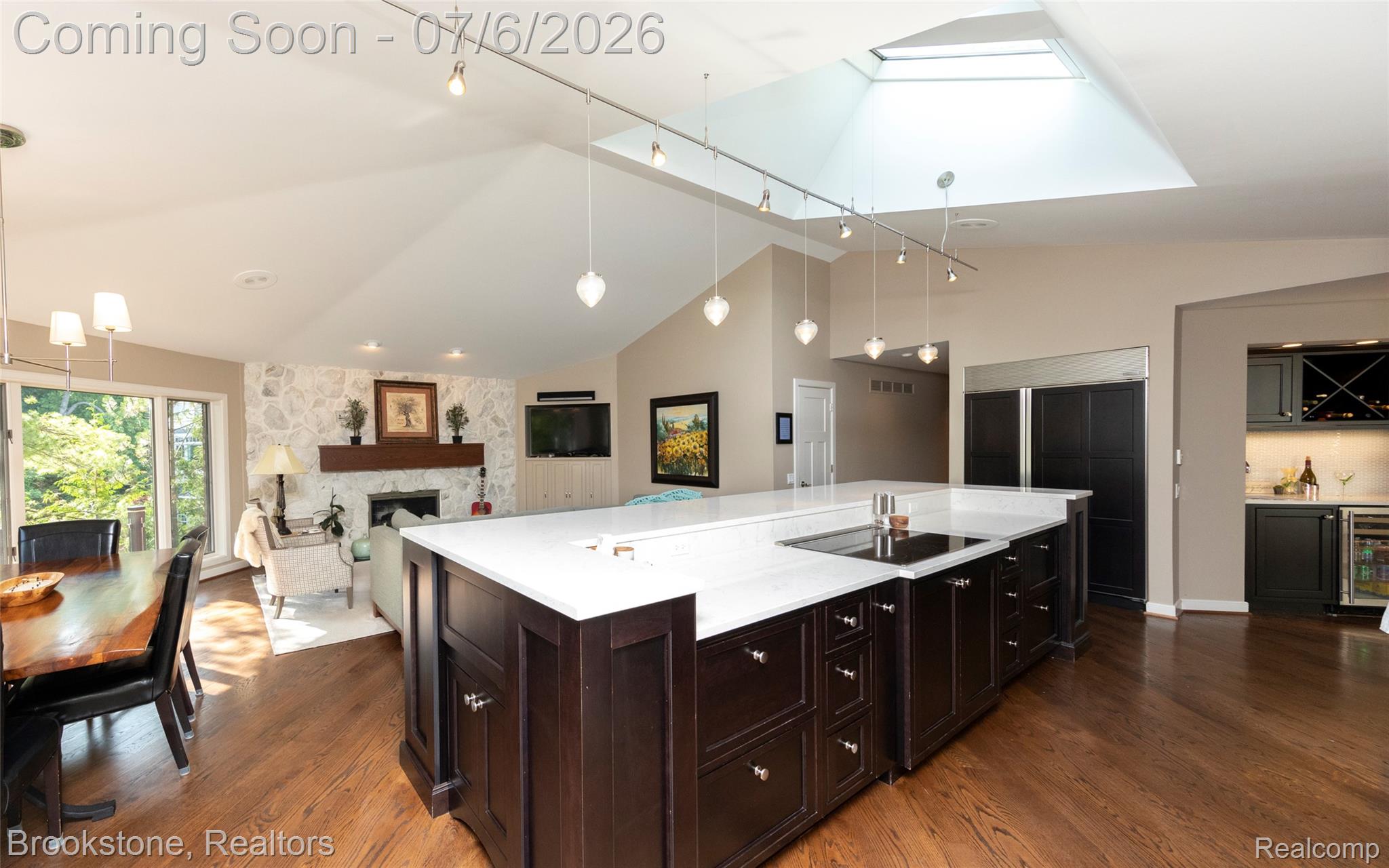 7215 DEER LAKE Court