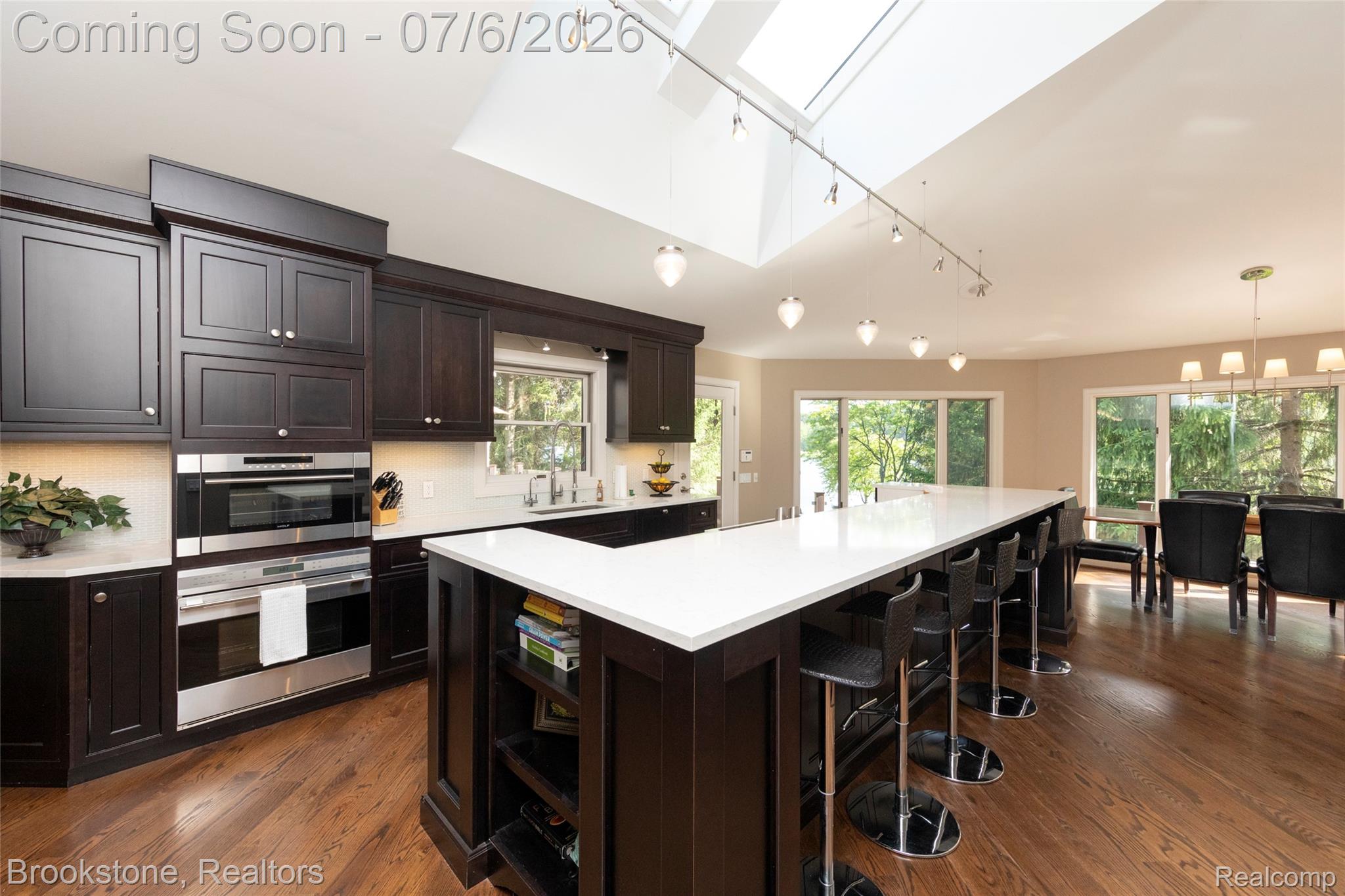 7215 DEER LAKE Court