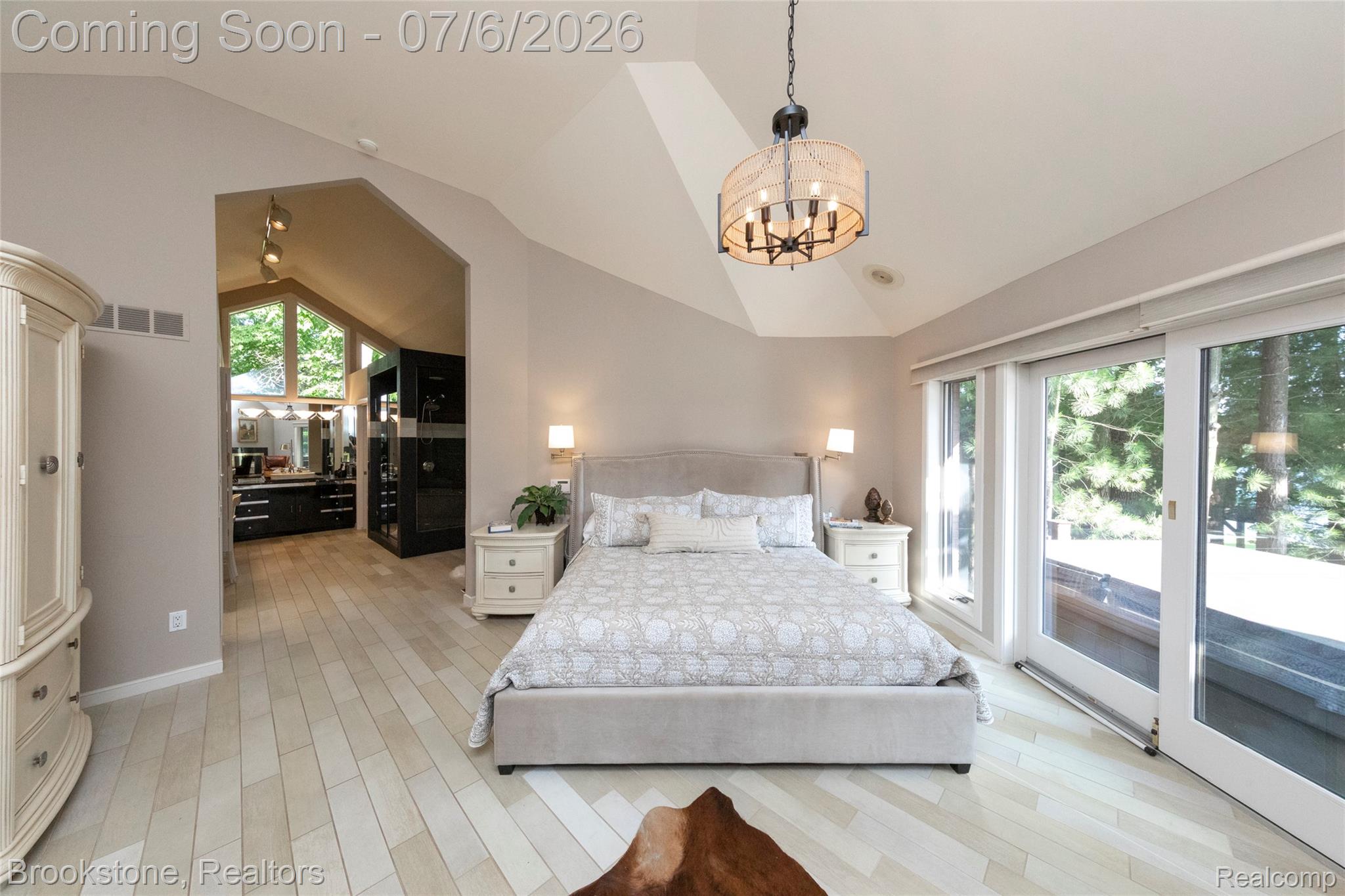 7215 DEER LAKE Court