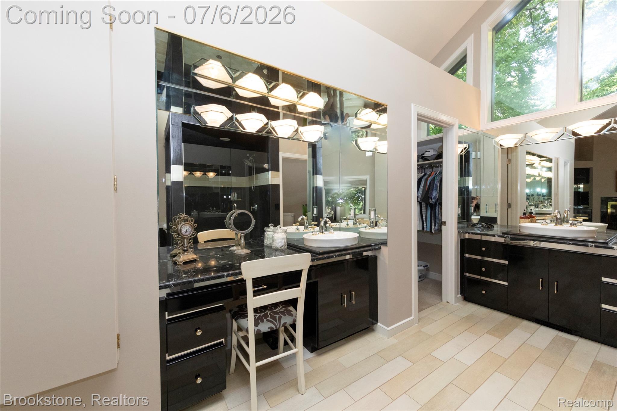 7215 DEER LAKE Court