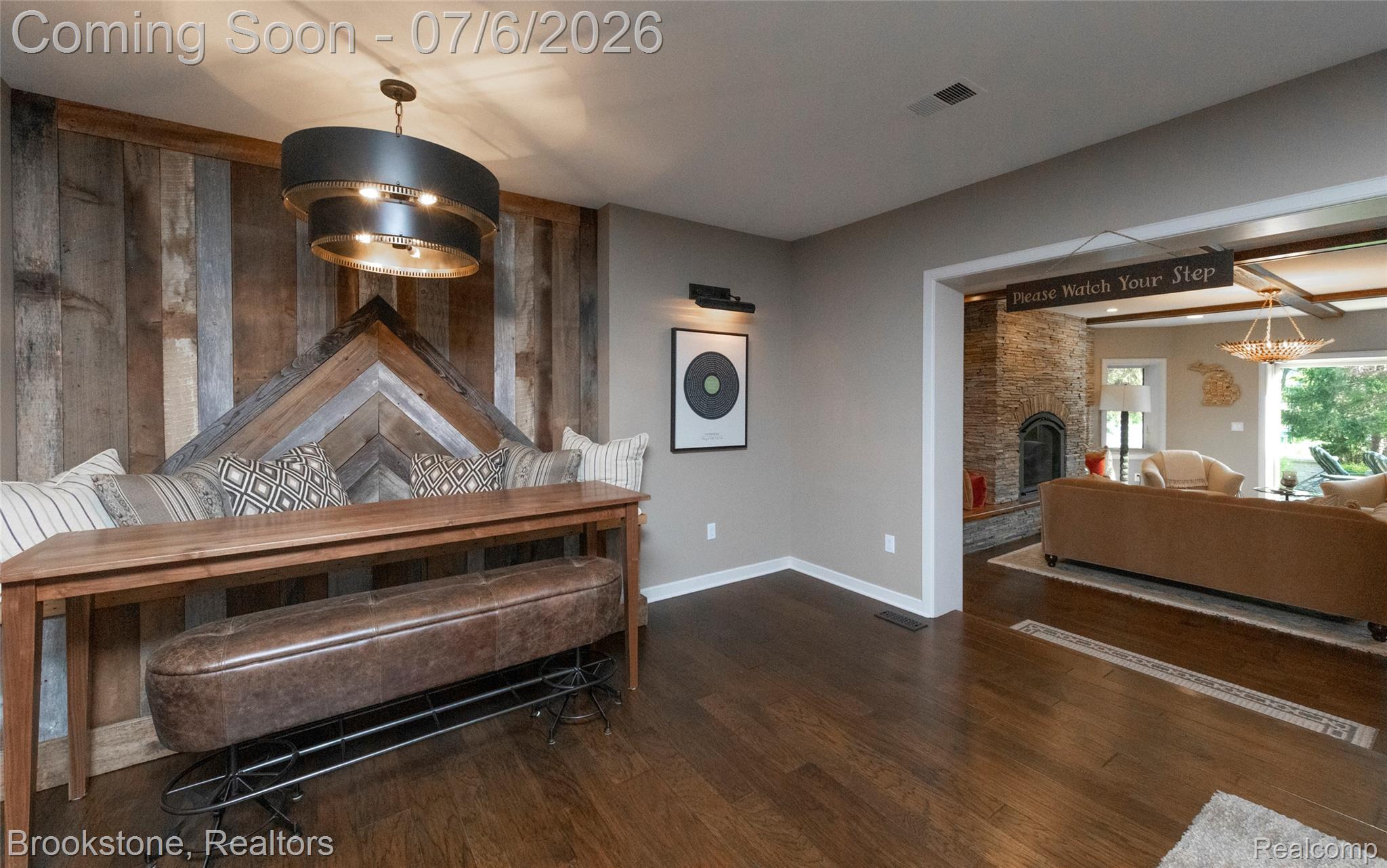 7215 DEER LAKE Court