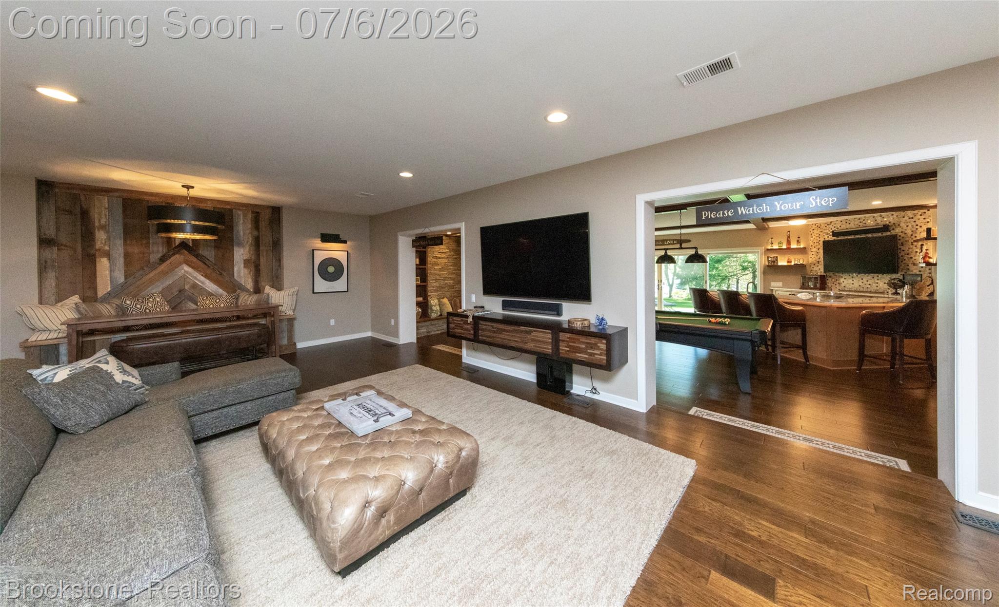 7215 DEER LAKE Court