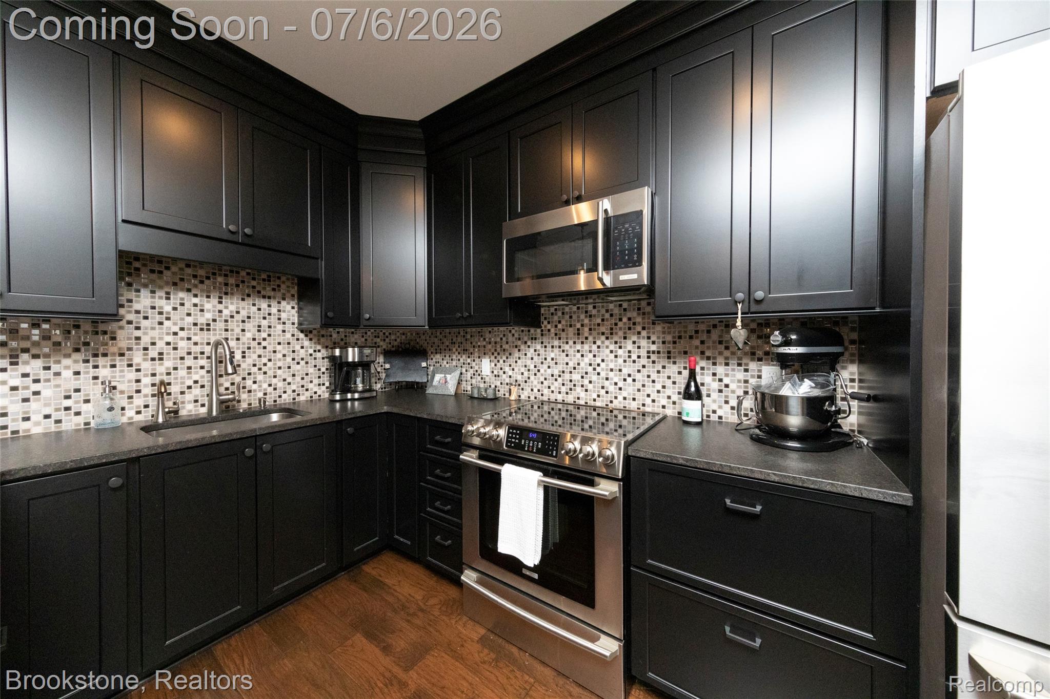 7215 DEER LAKE Court