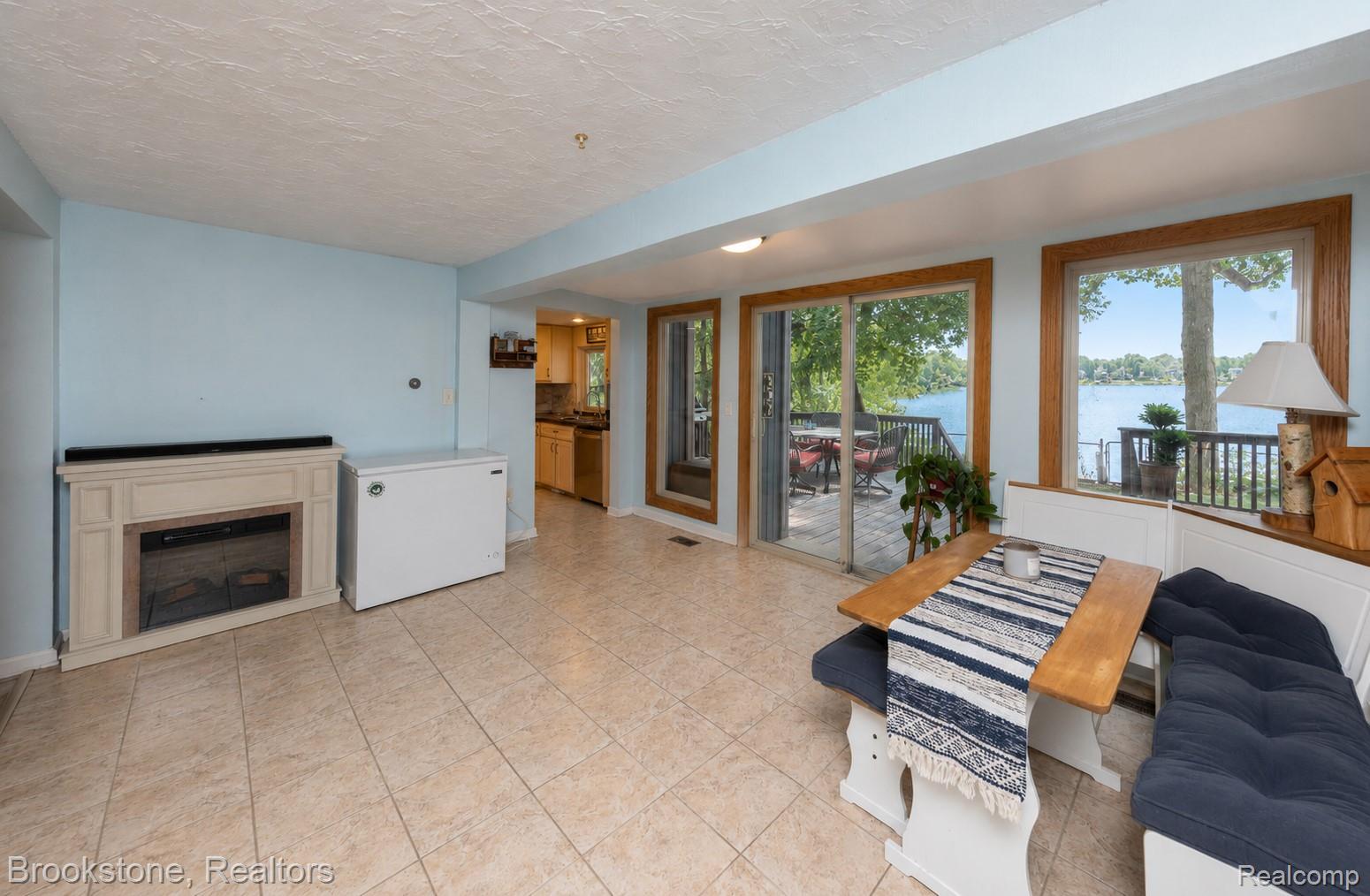 3235 McCORMICK Drive