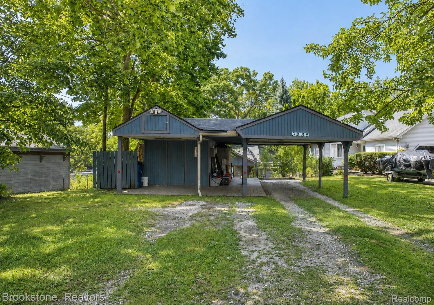 3235 McCORMICK Drive