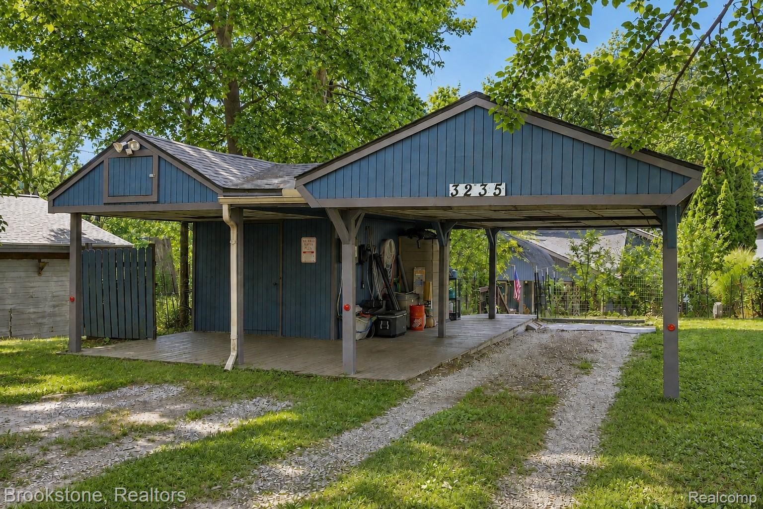 3235 McCORMICK Drive