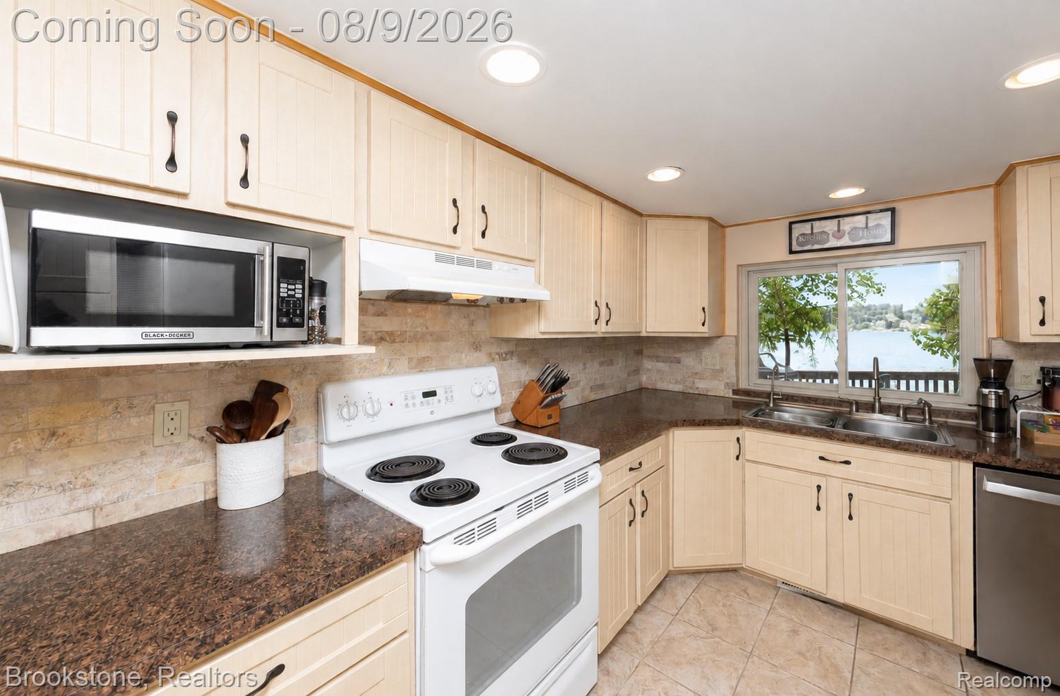 3235 McCORMICK Drive