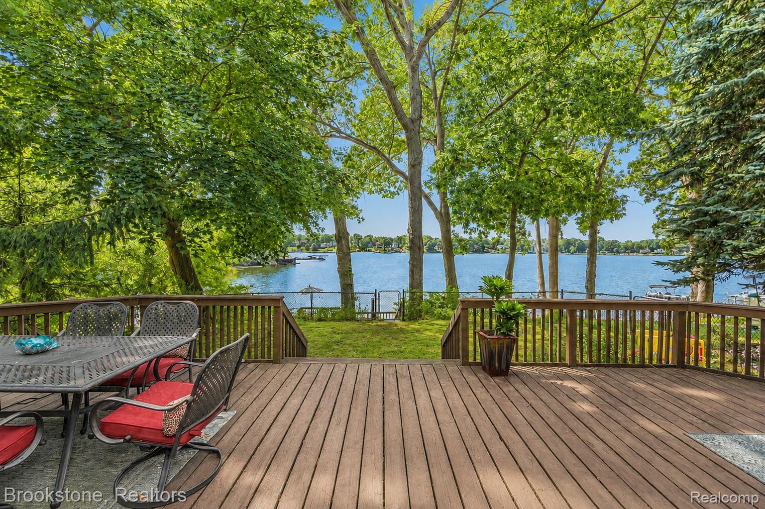 3235 McCORMICK Drive