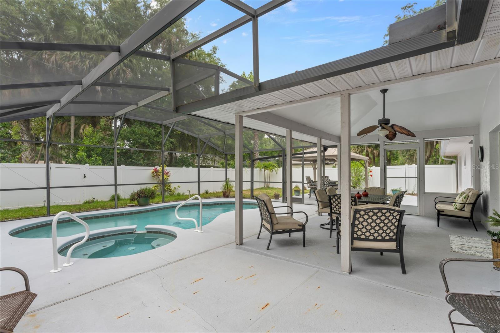 1328 NEEDLE PALM DR