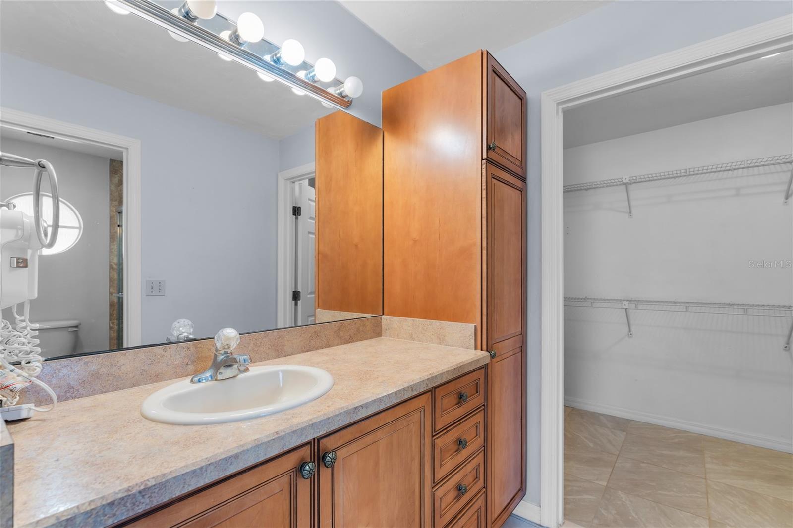 1328 NEEDLE PALM DR