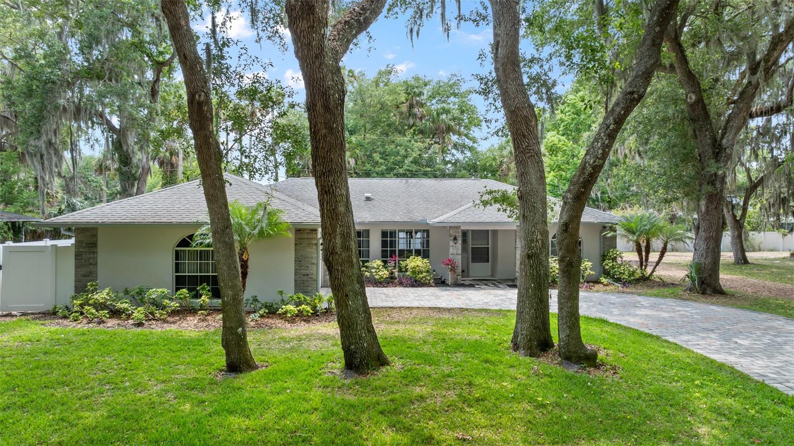 1328 NEEDLE PALM DR