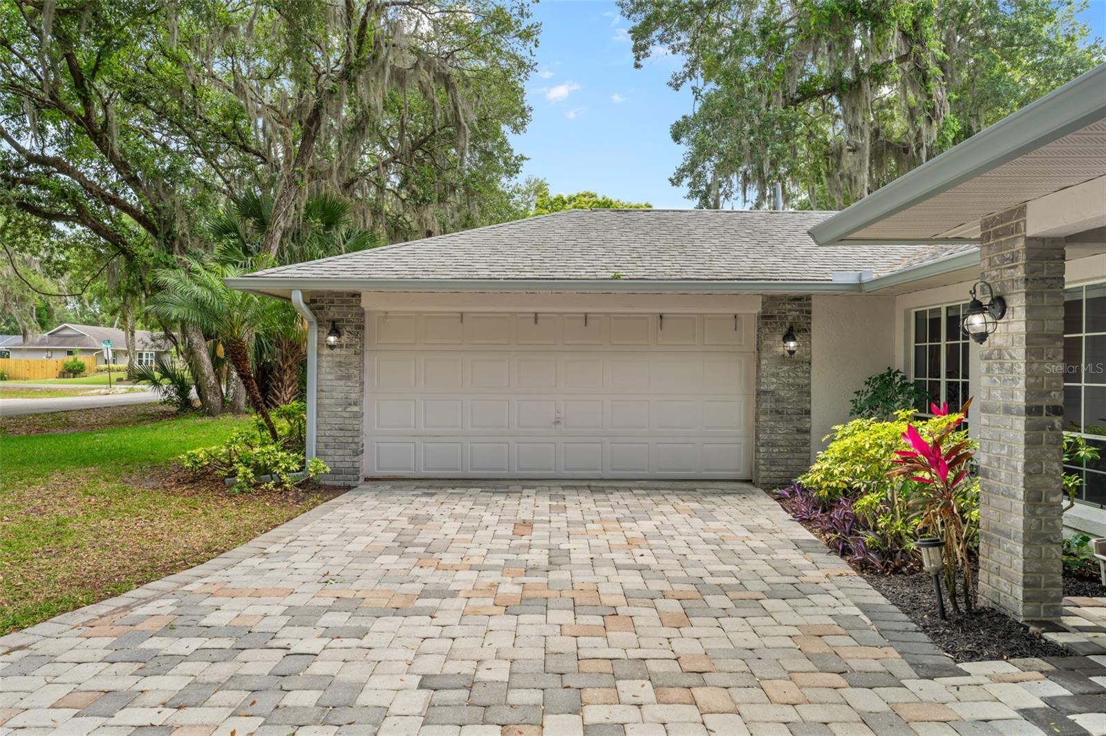 1328 NEEDLE PALM DR