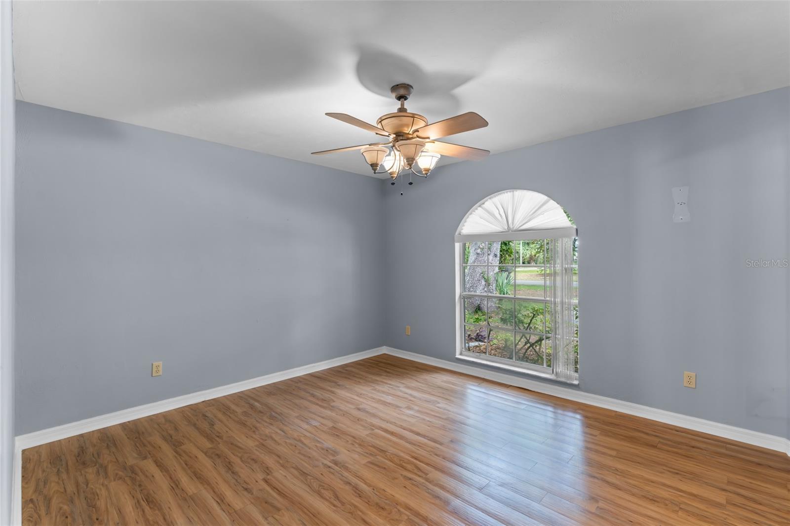 1328 NEEDLE PALM DR