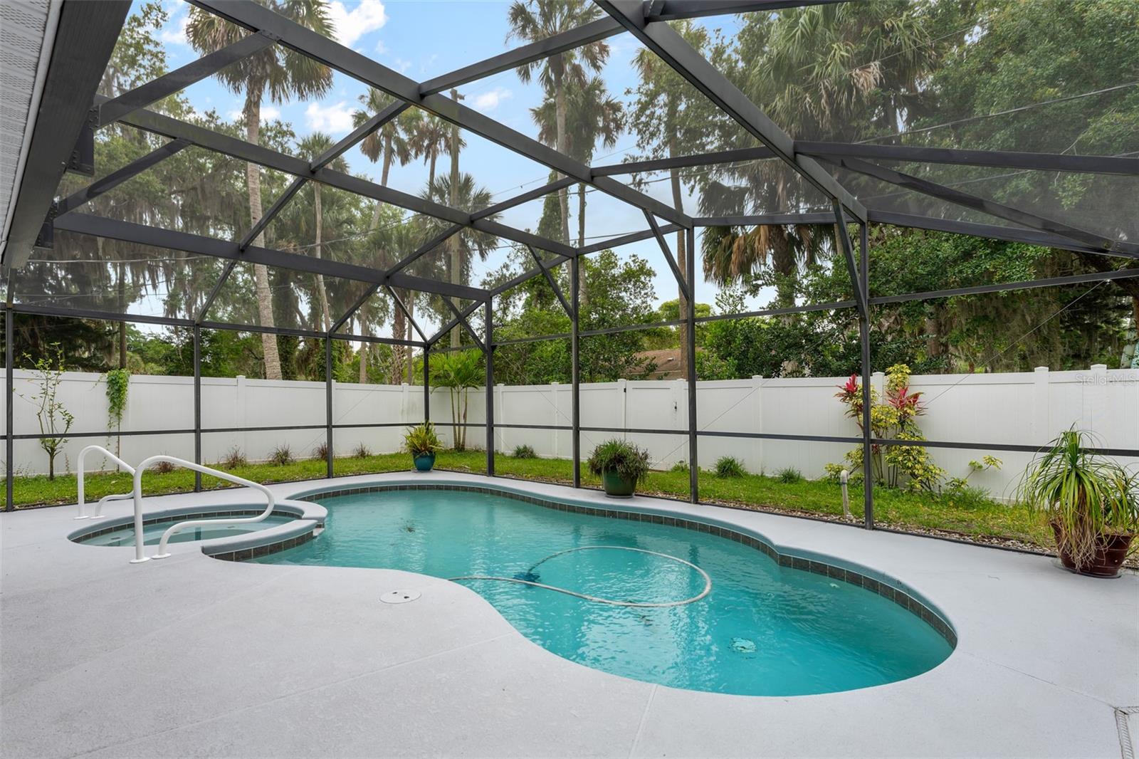 1328 NEEDLE PALM DR