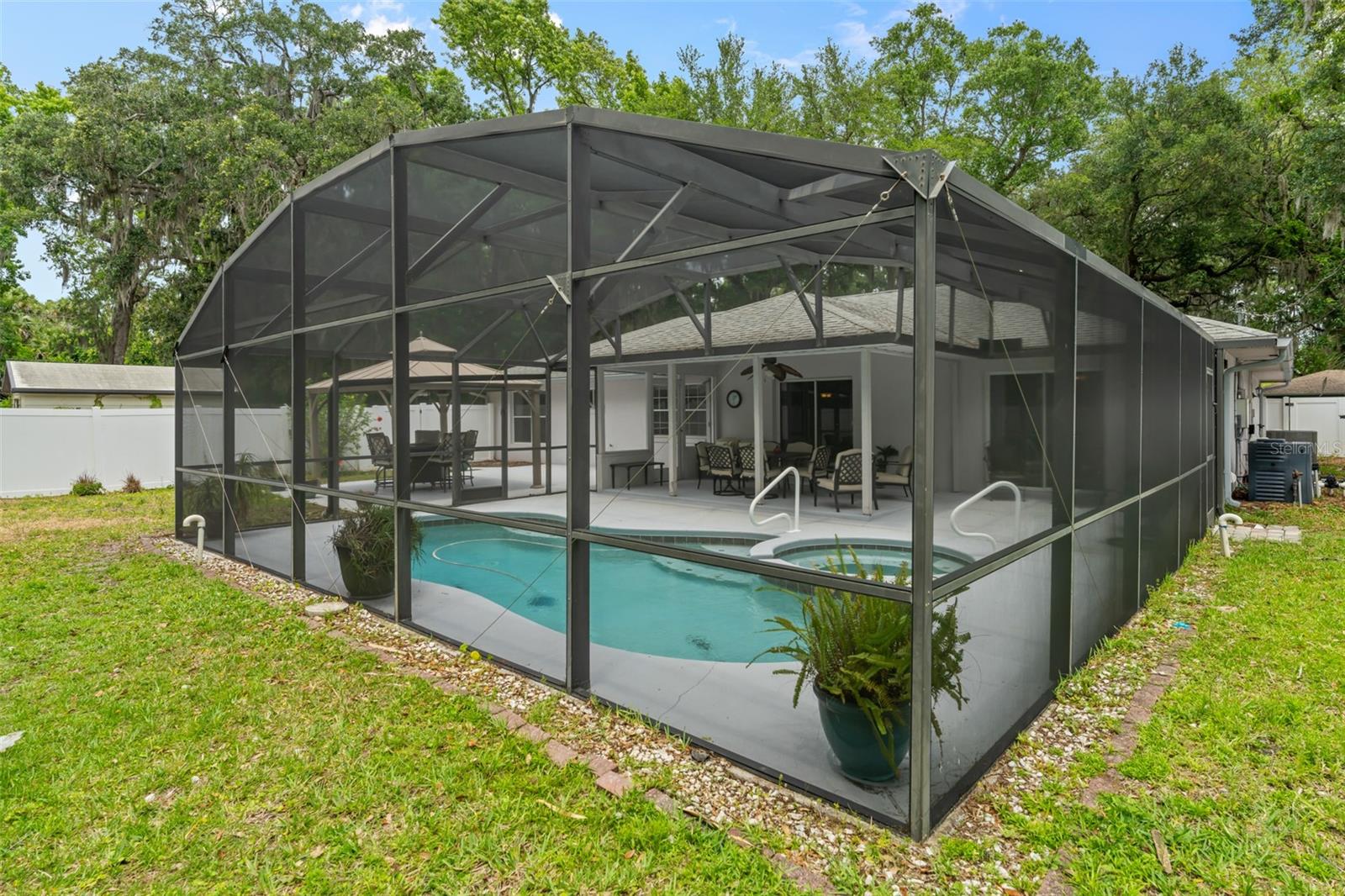 1328 NEEDLE PALM DR