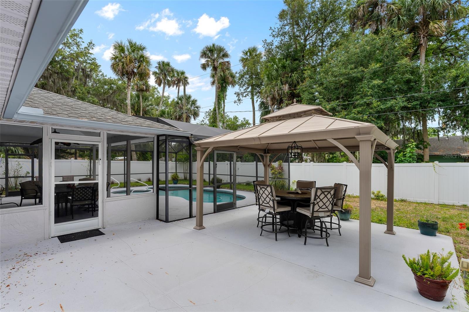 1328 NEEDLE PALM DR