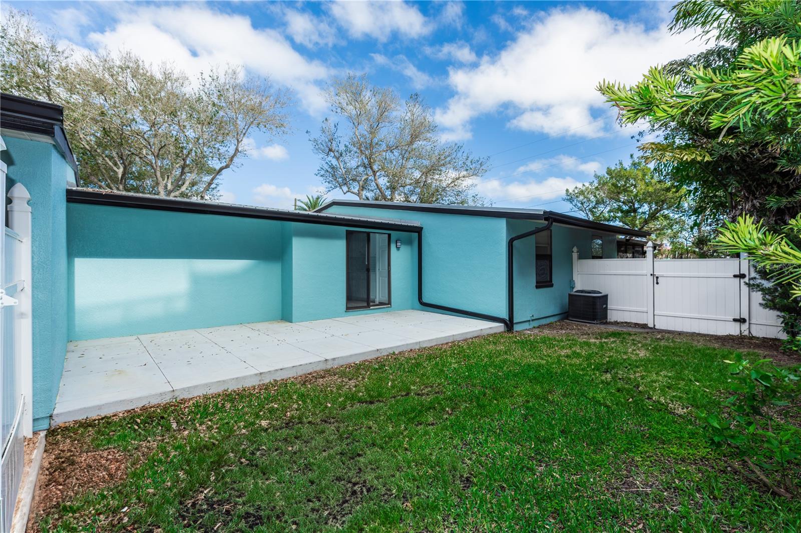 47 JACARANDA CAY CT #470