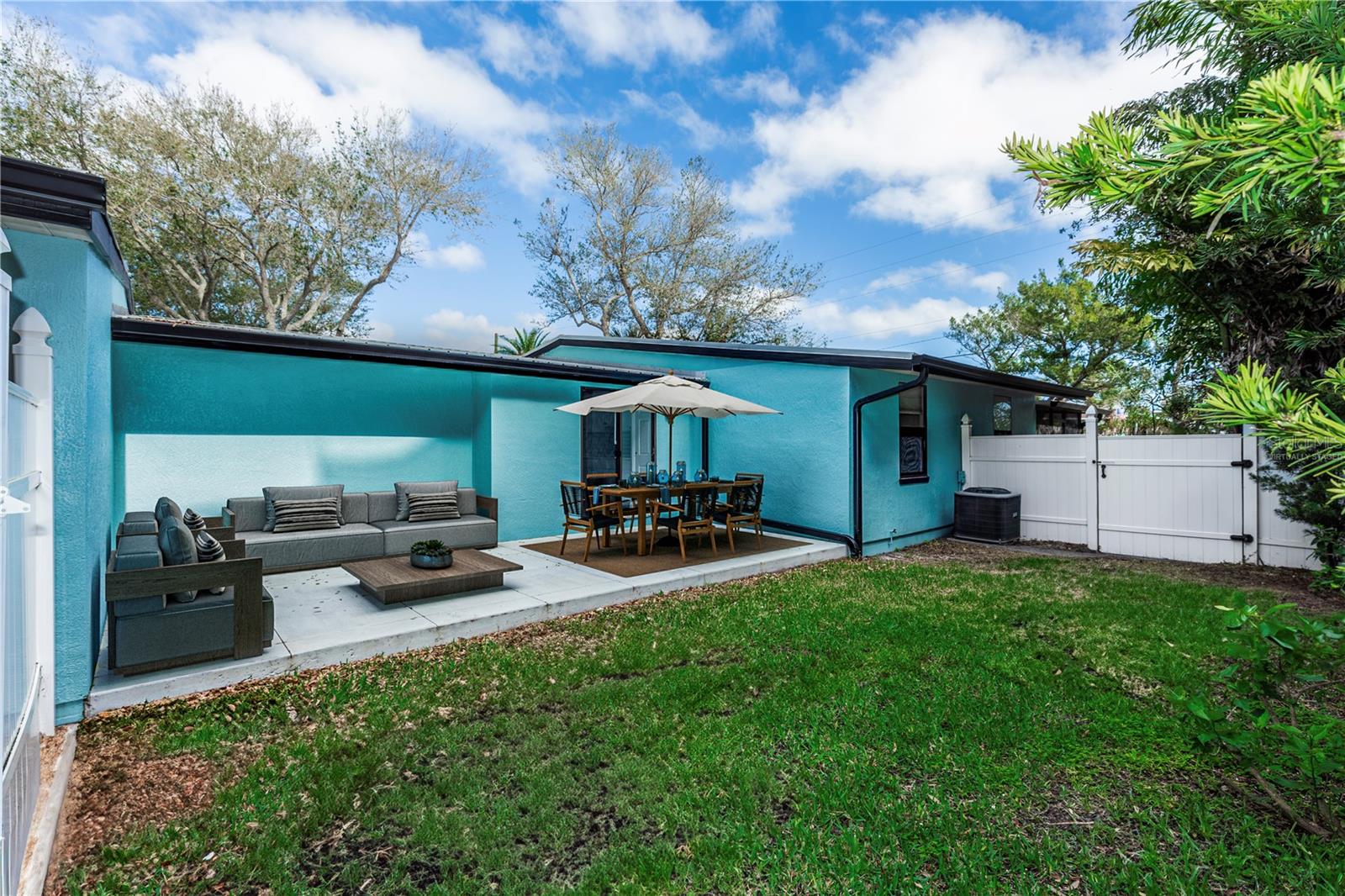 47 JACARANDA CAY CT #470