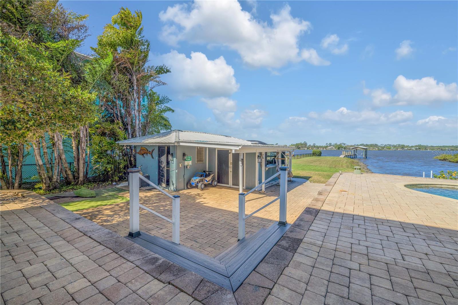 2718 SUNSET DR