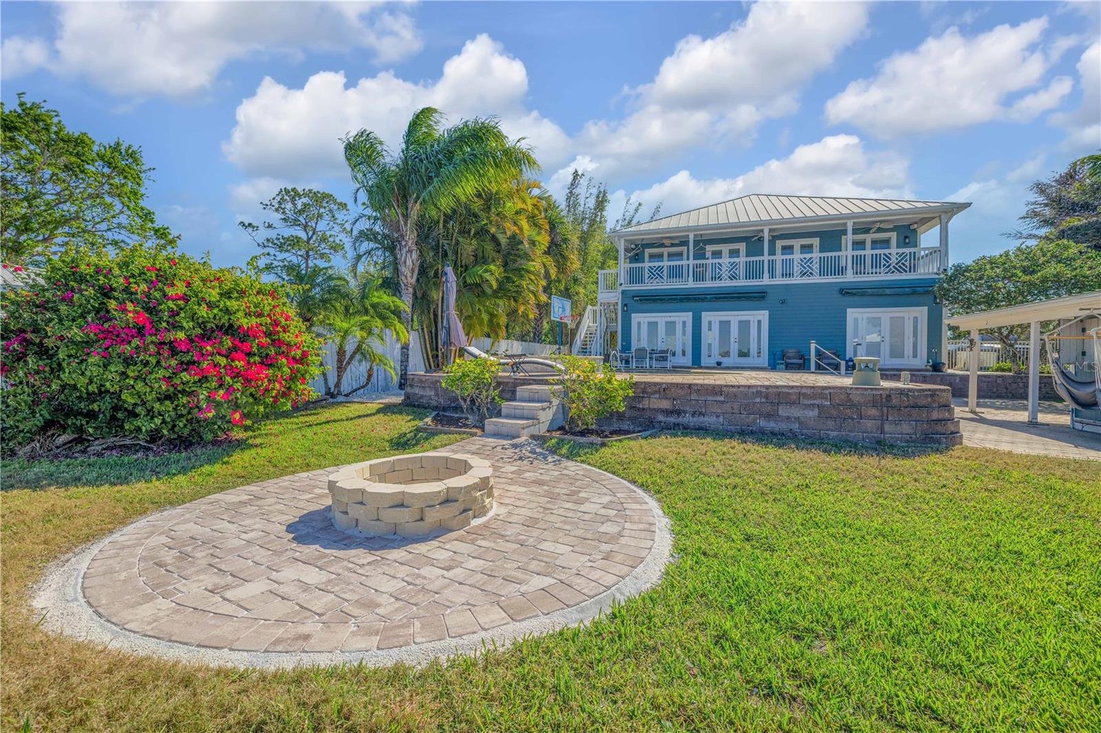2718 SUNSET DR