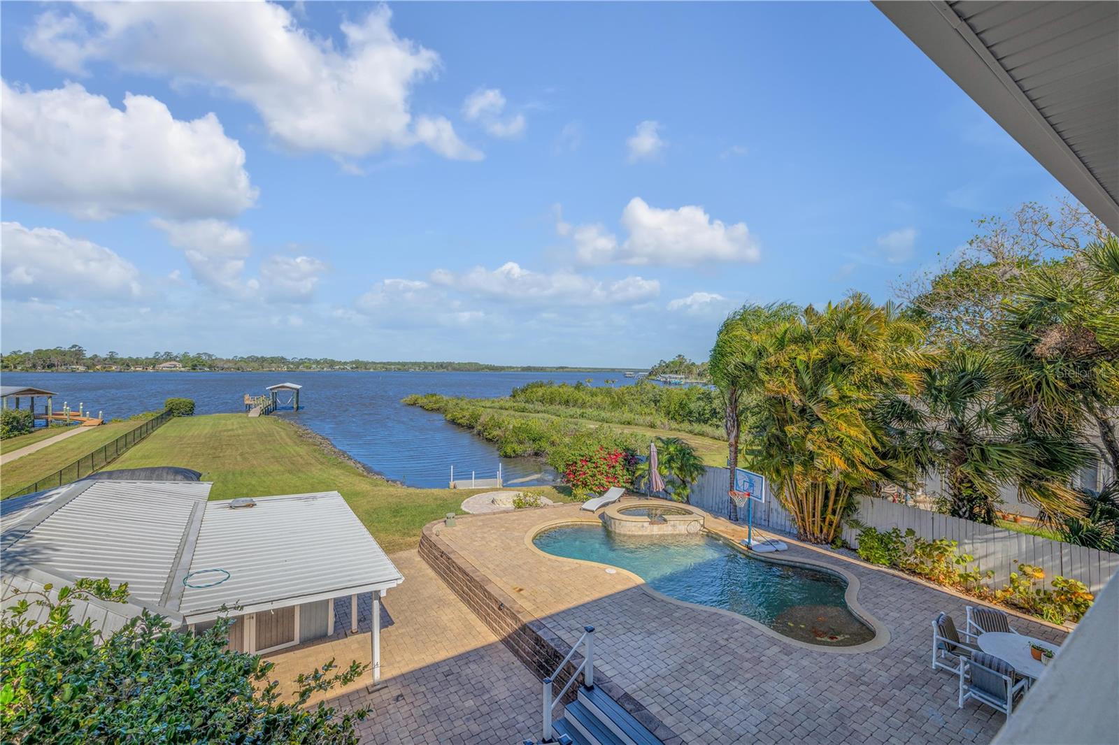 2718 SUNSET DR