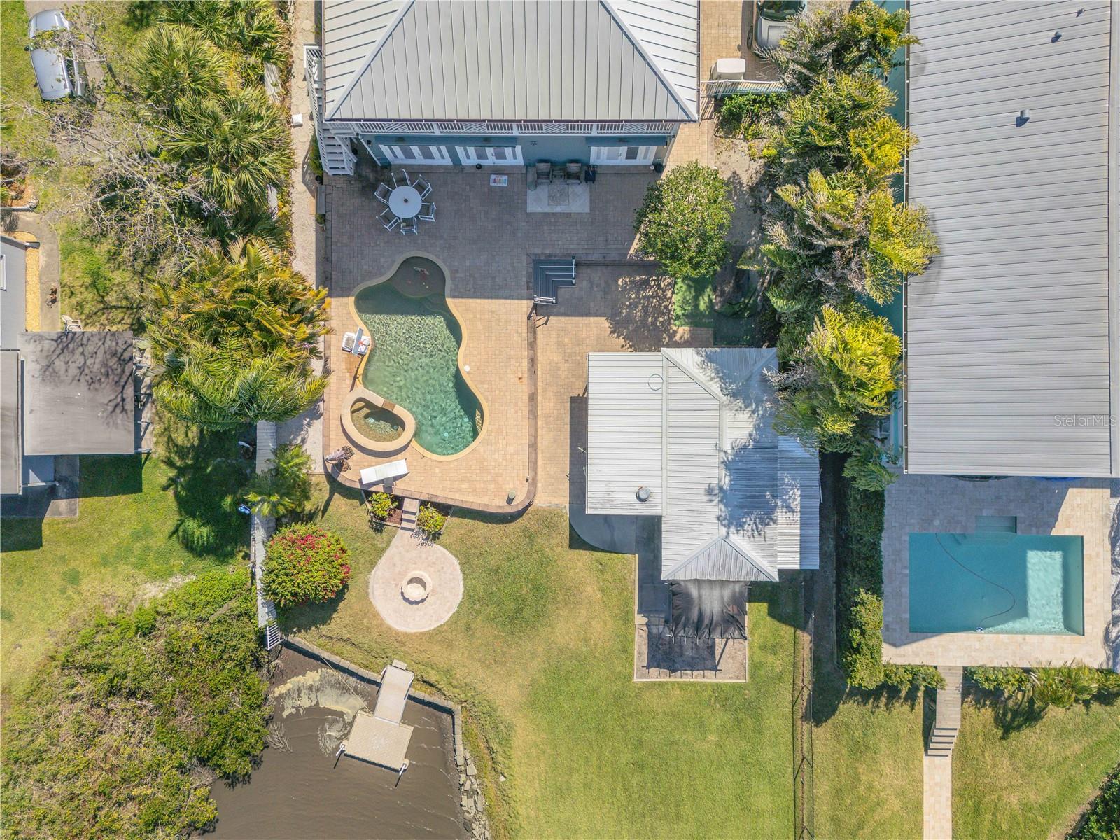 2718 SUNSET DR