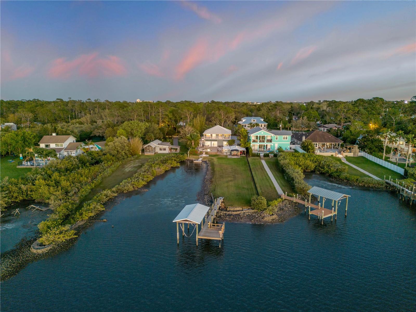 2718 SUNSET DR