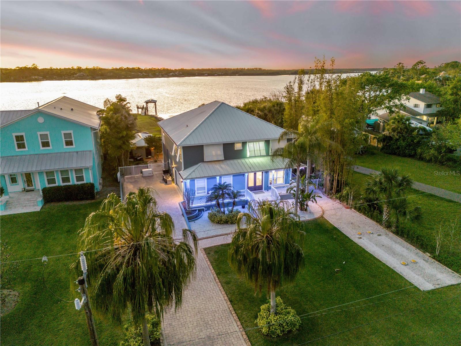 2718 SUNSET DR