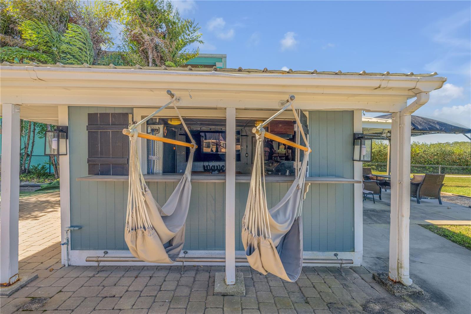 2718 SUNSET DR
