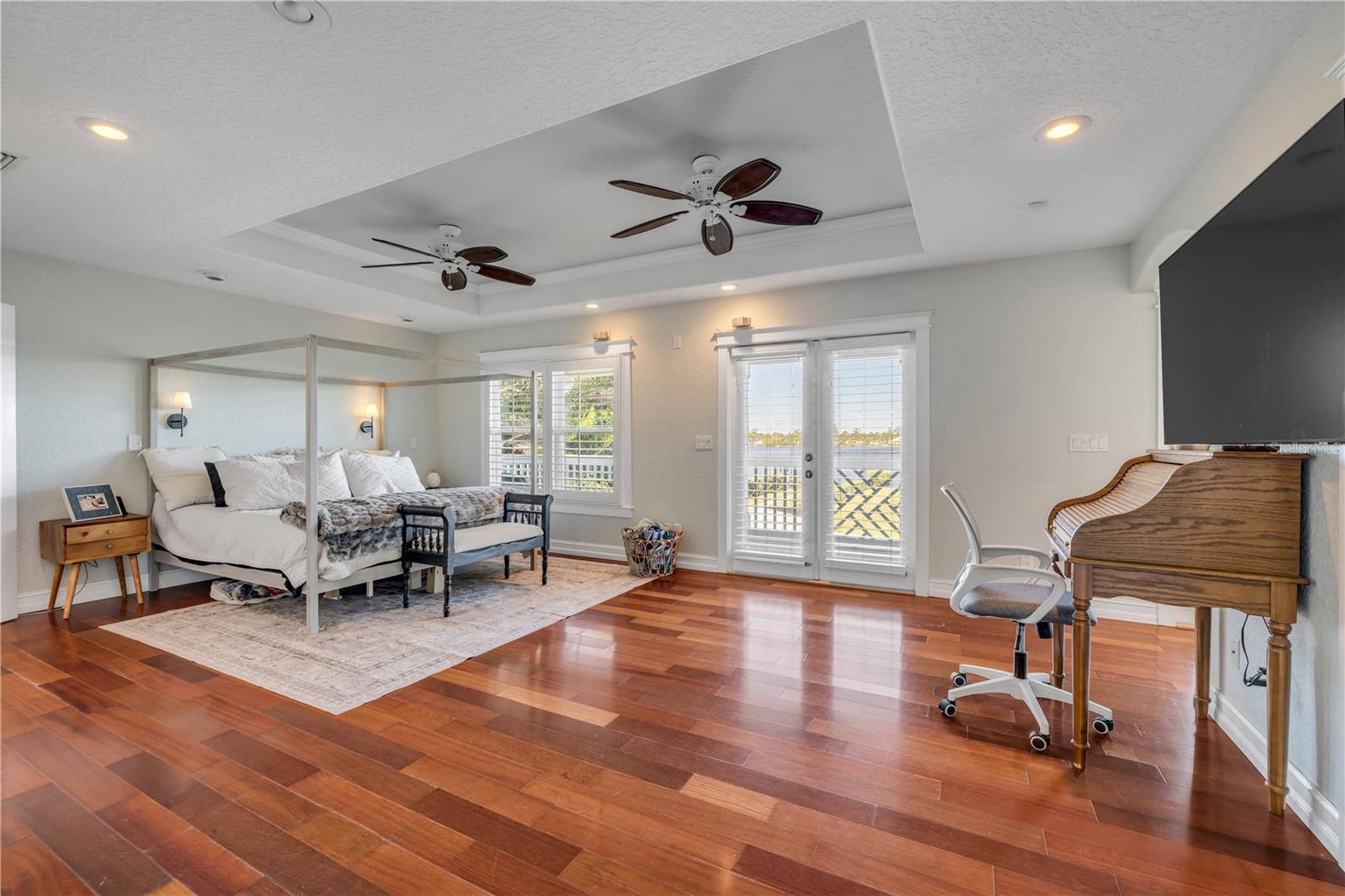 2718 SUNSET DR